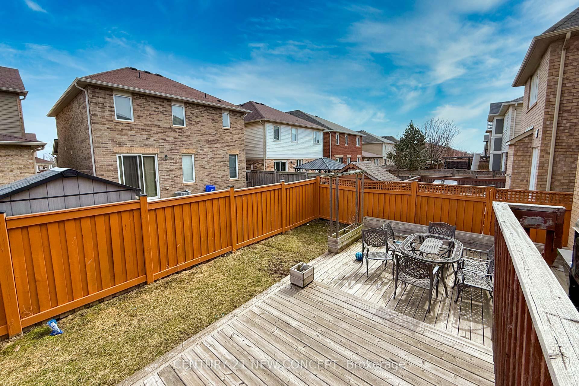 Photo 35 of 286 Schreyer Crescent, Milton, Harrison — HOMEH
