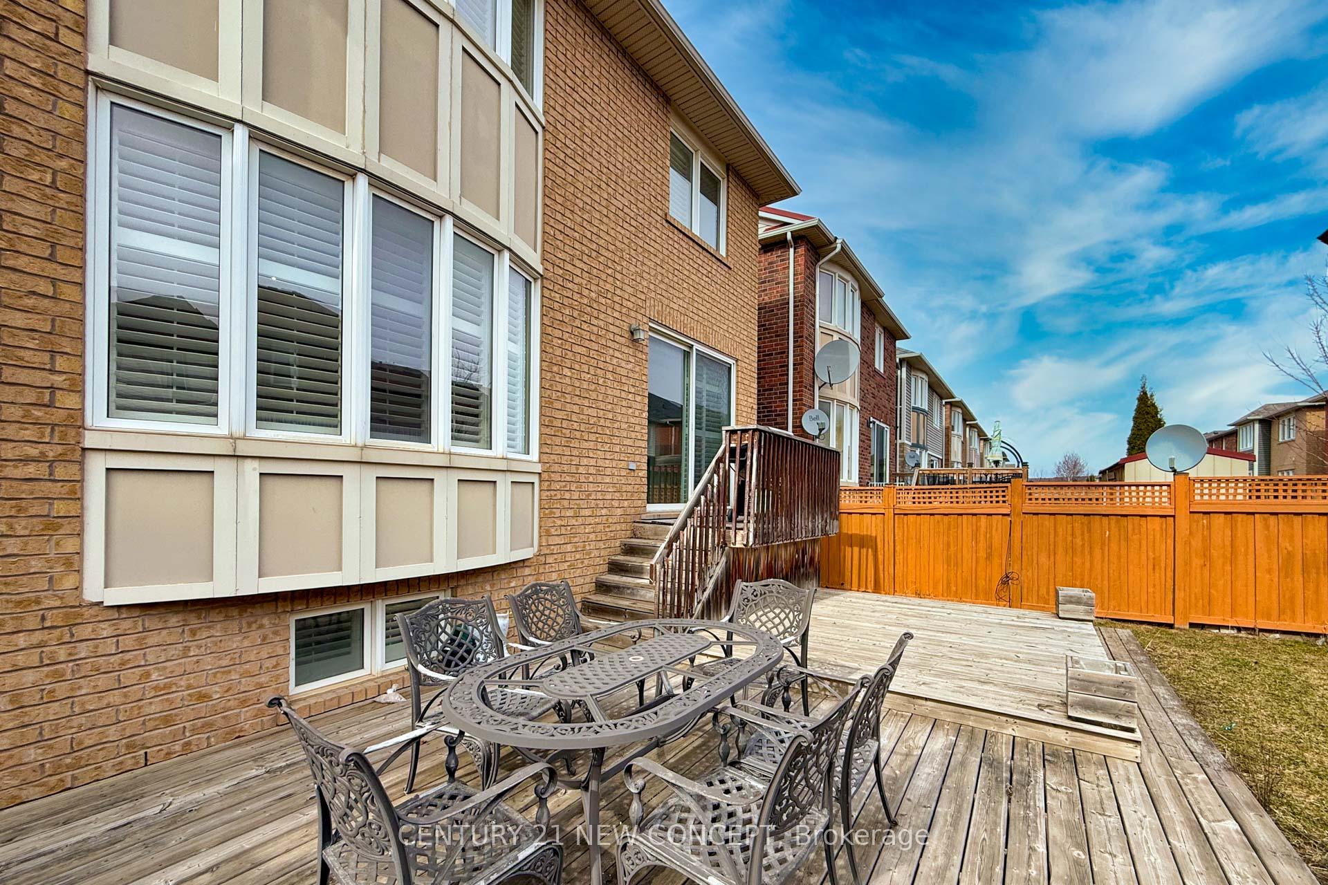Photo 36 of 286 Schreyer Crescent, Milton, Harrison — HOMEH