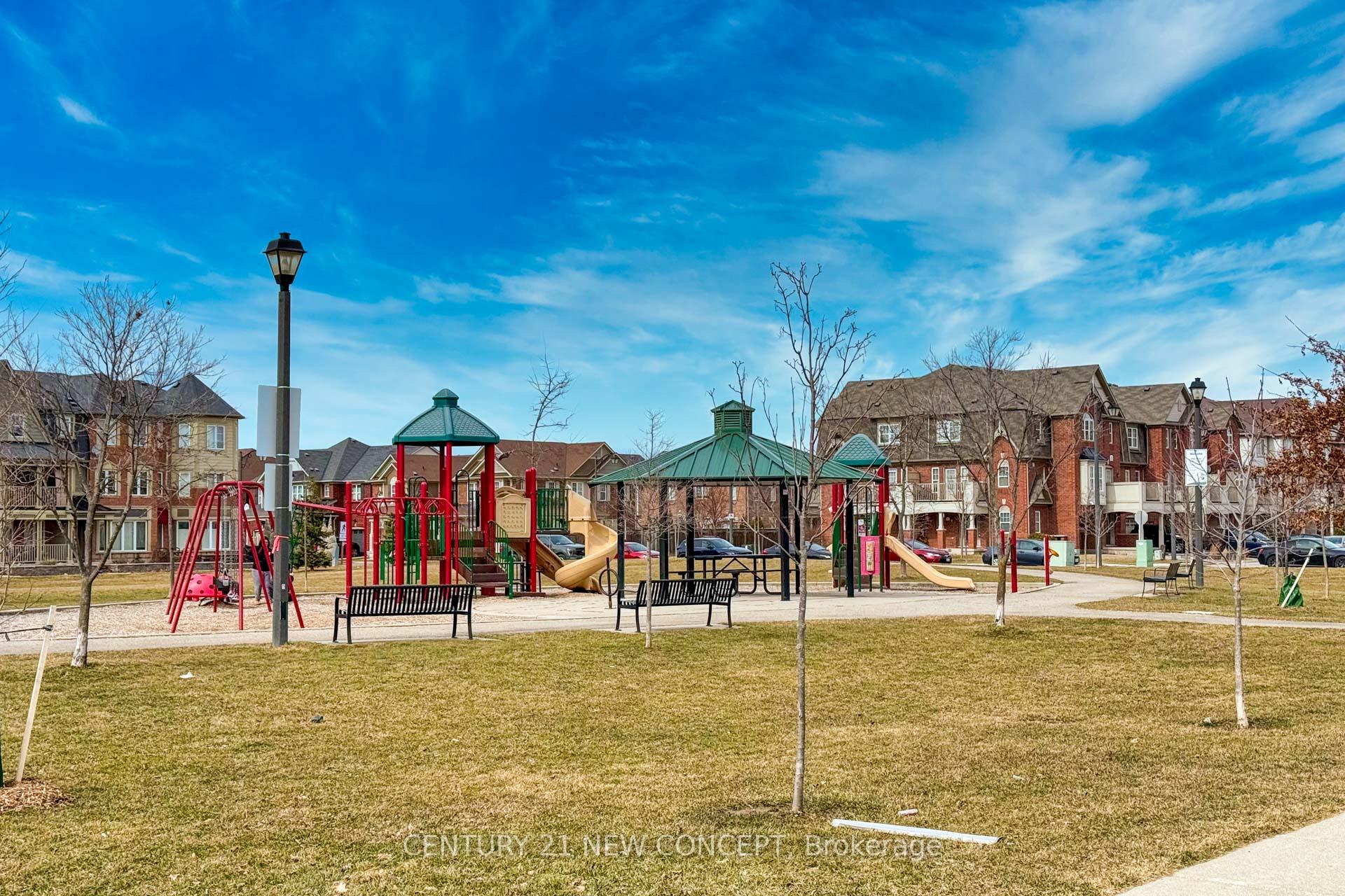 Photo 38 of 286 Schreyer Crescent, Milton, Harrison — HOMEH