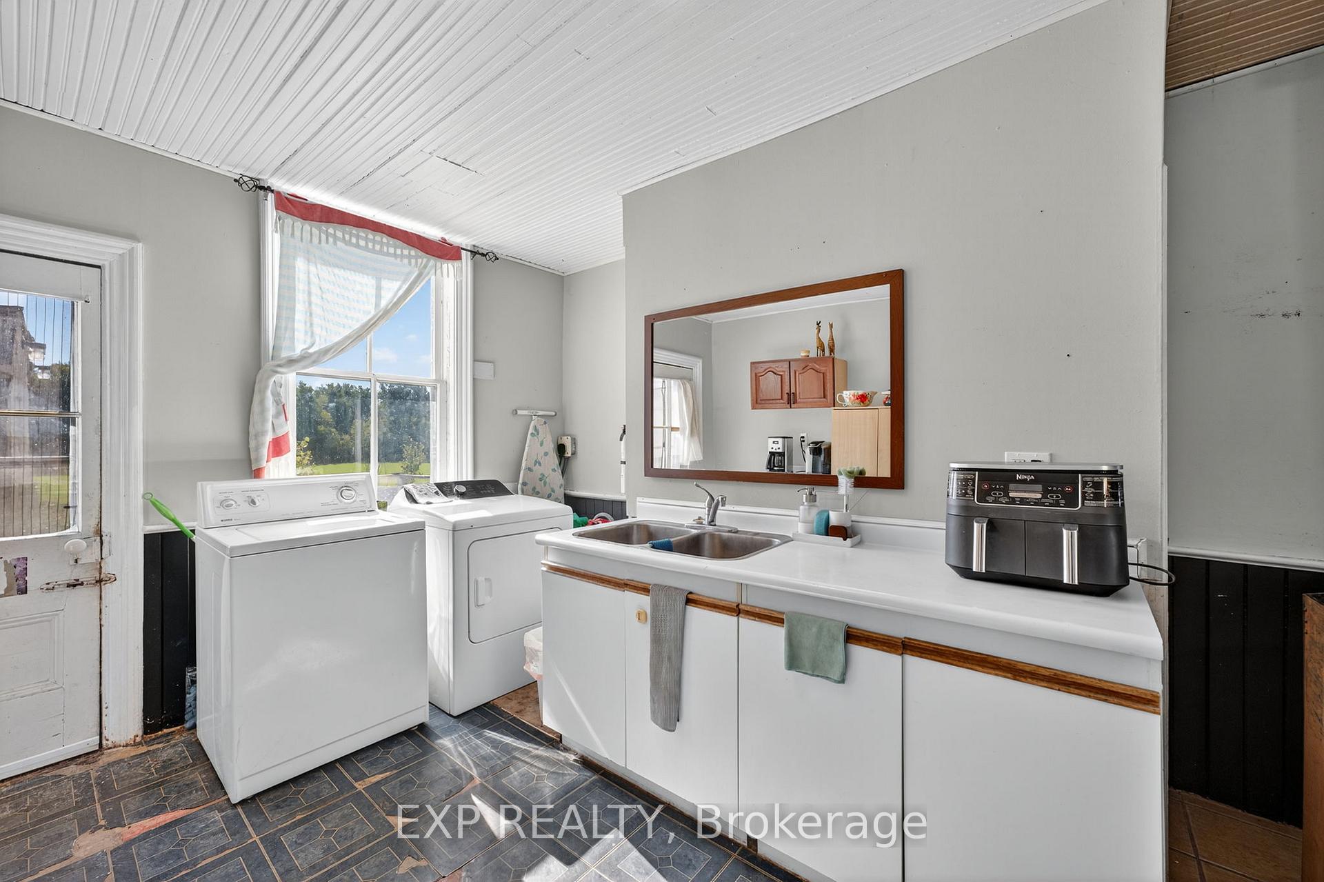 Photo 19 of 148 Spencer Road, Prince Edward County, Ameliasburg Ward — HOMEH