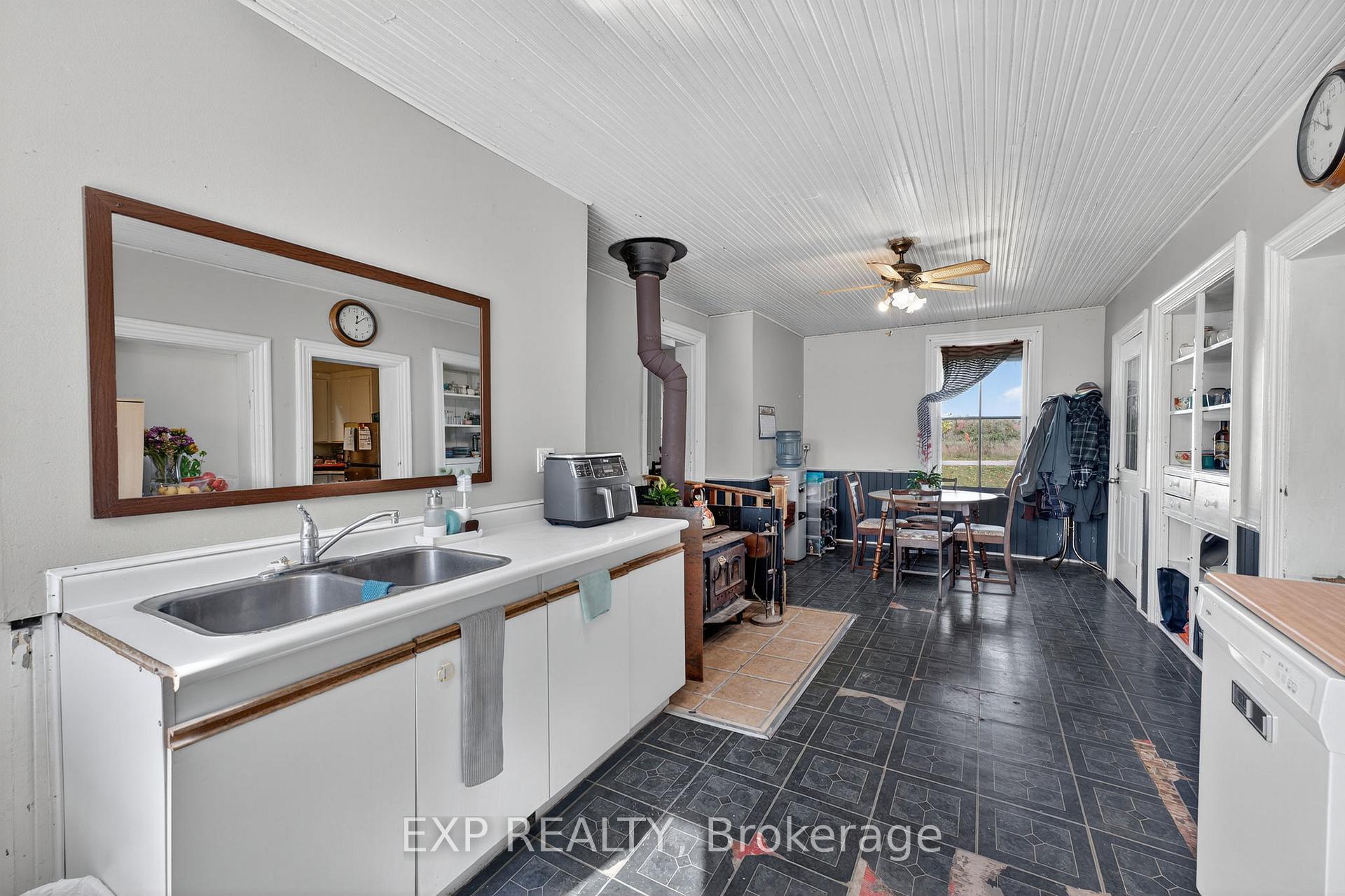 Photo 23 of 148 Spencer Road, Prince Edward County, Ameliasburg Ward — HOMEH