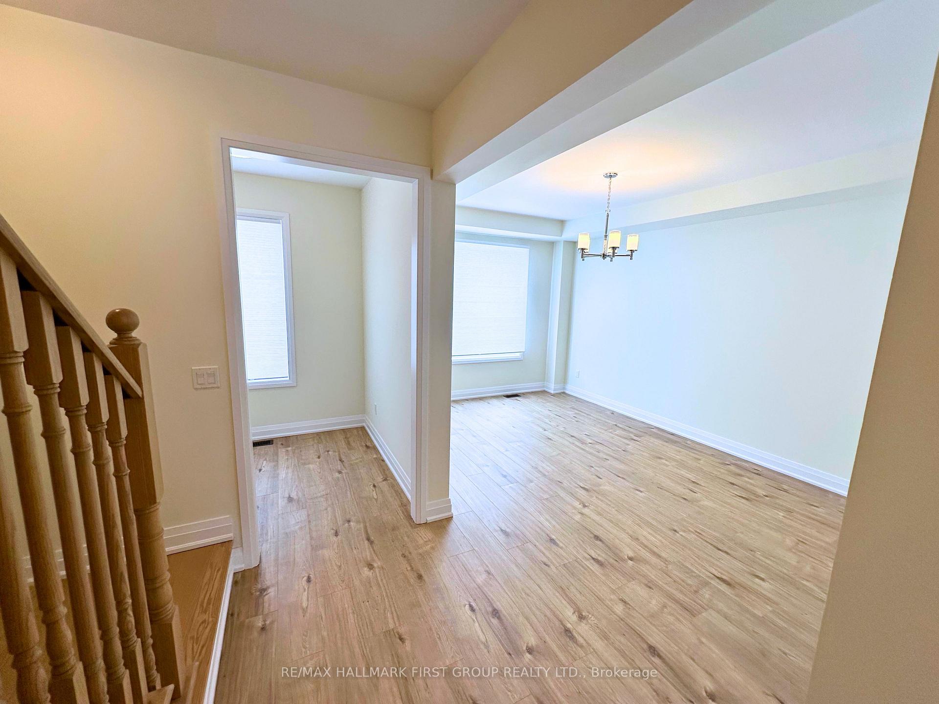 Photo 9 of 985 Crowsnest Hollow, Pickering, Rural Pickering — HOMEH