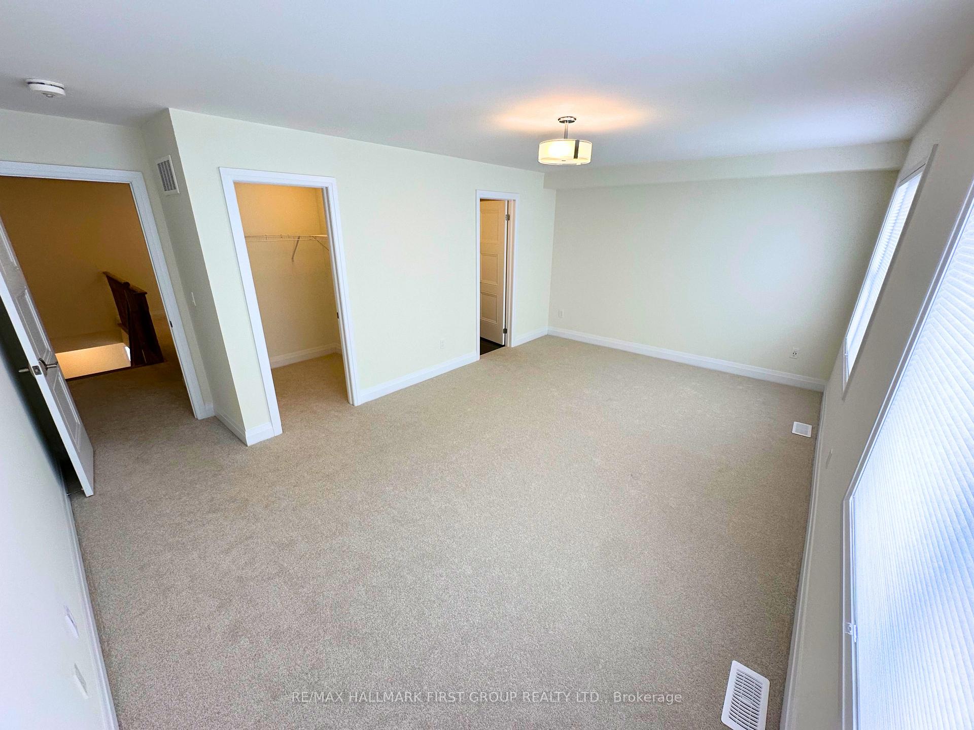 Photo 13 of 985 Crowsnest Hollow, Pickering, Rural Pickering — HOMEH