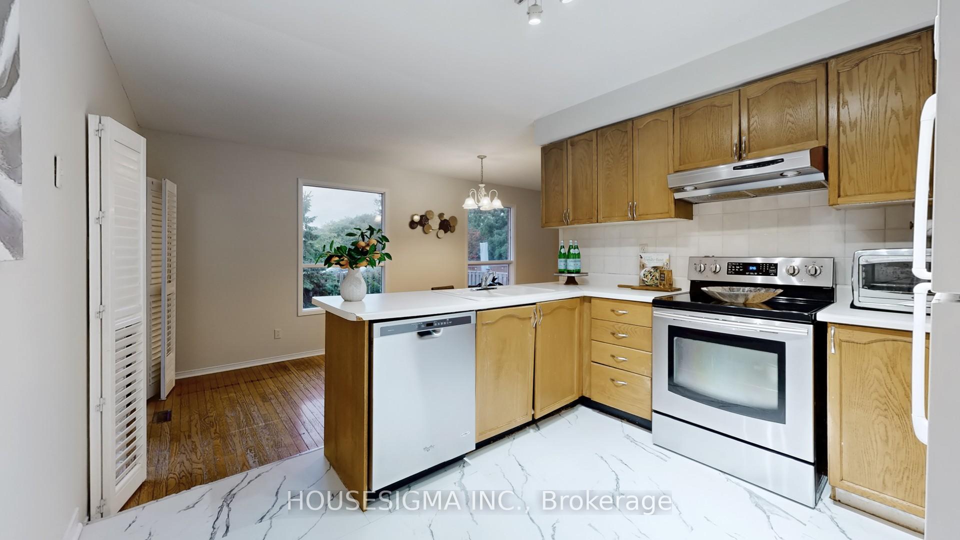 Photo 13 of 946 Rambleberry Avenue, Pickering, Liverpool — HOMEH