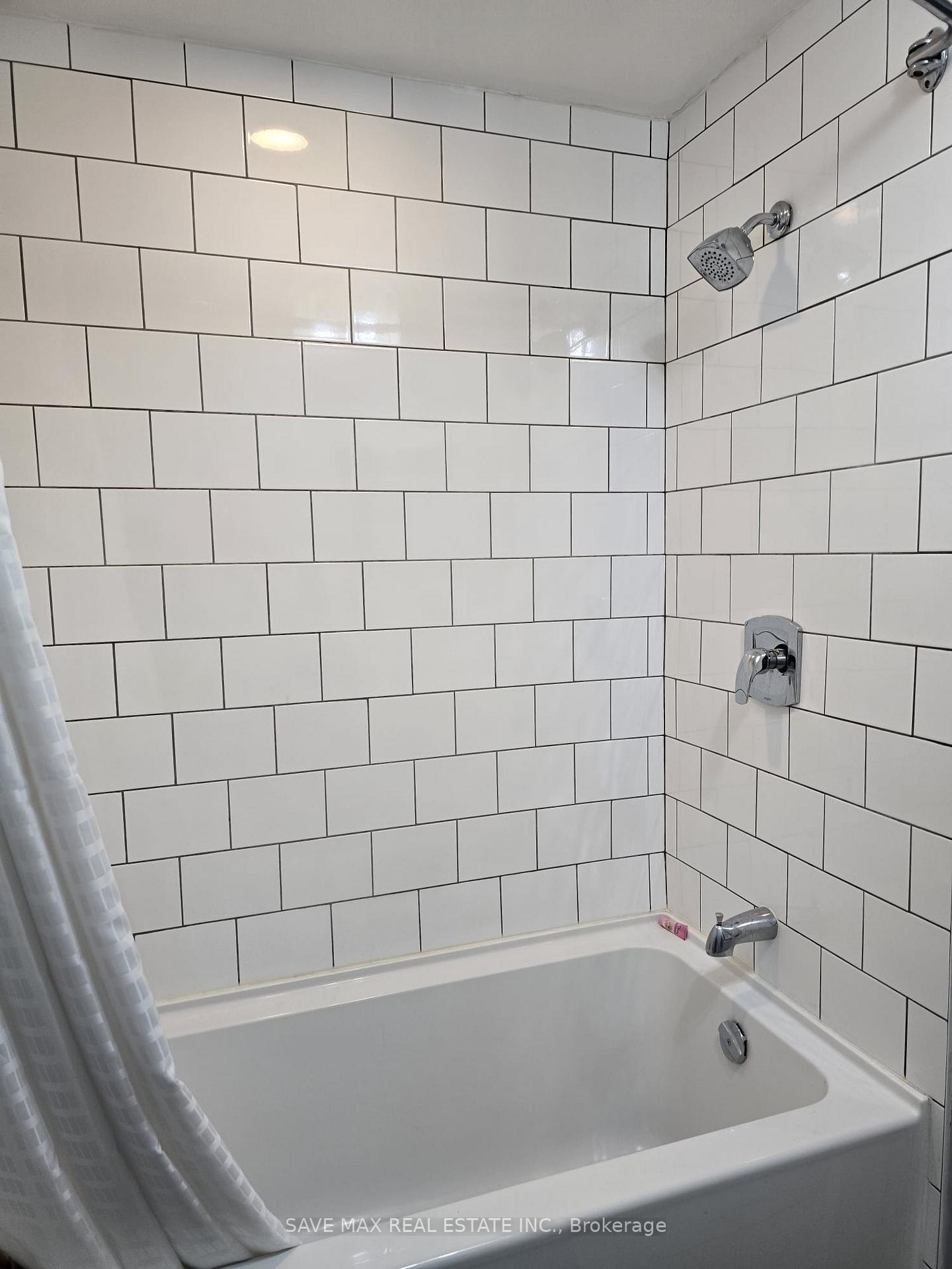 Photo 9 of 984 Mohawk Street, Oshawa, Centennial — HOMEH