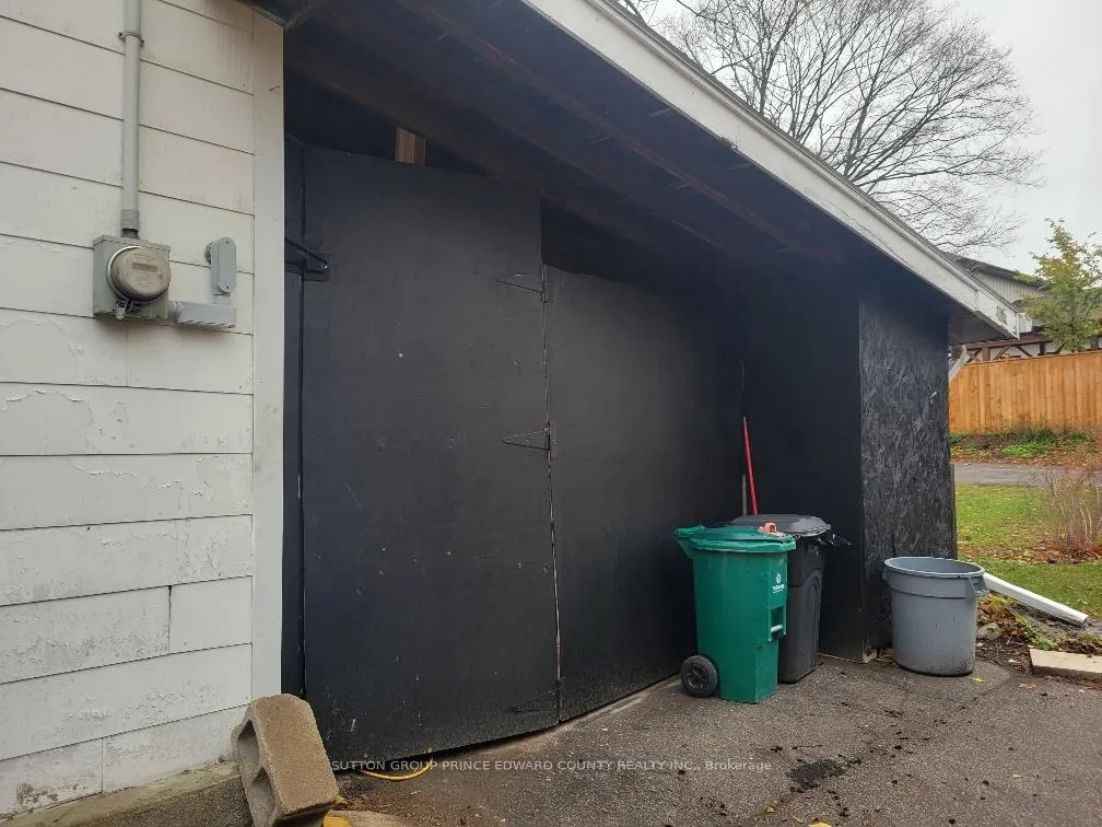 Photo 13 of 11 Low Street, Prince Edward County, Picton Ward — HOMEH