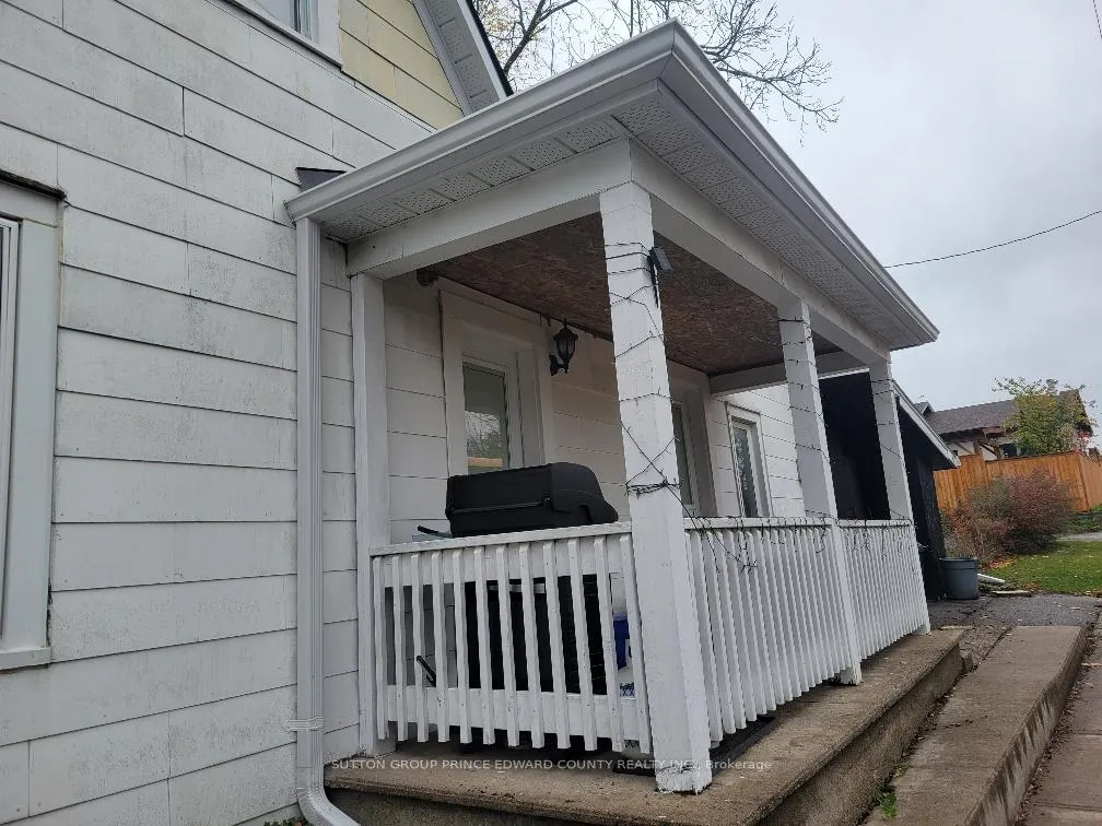 Photo 14 of 11 Low Street, Prince Edward County, Picton Ward — HOMEH