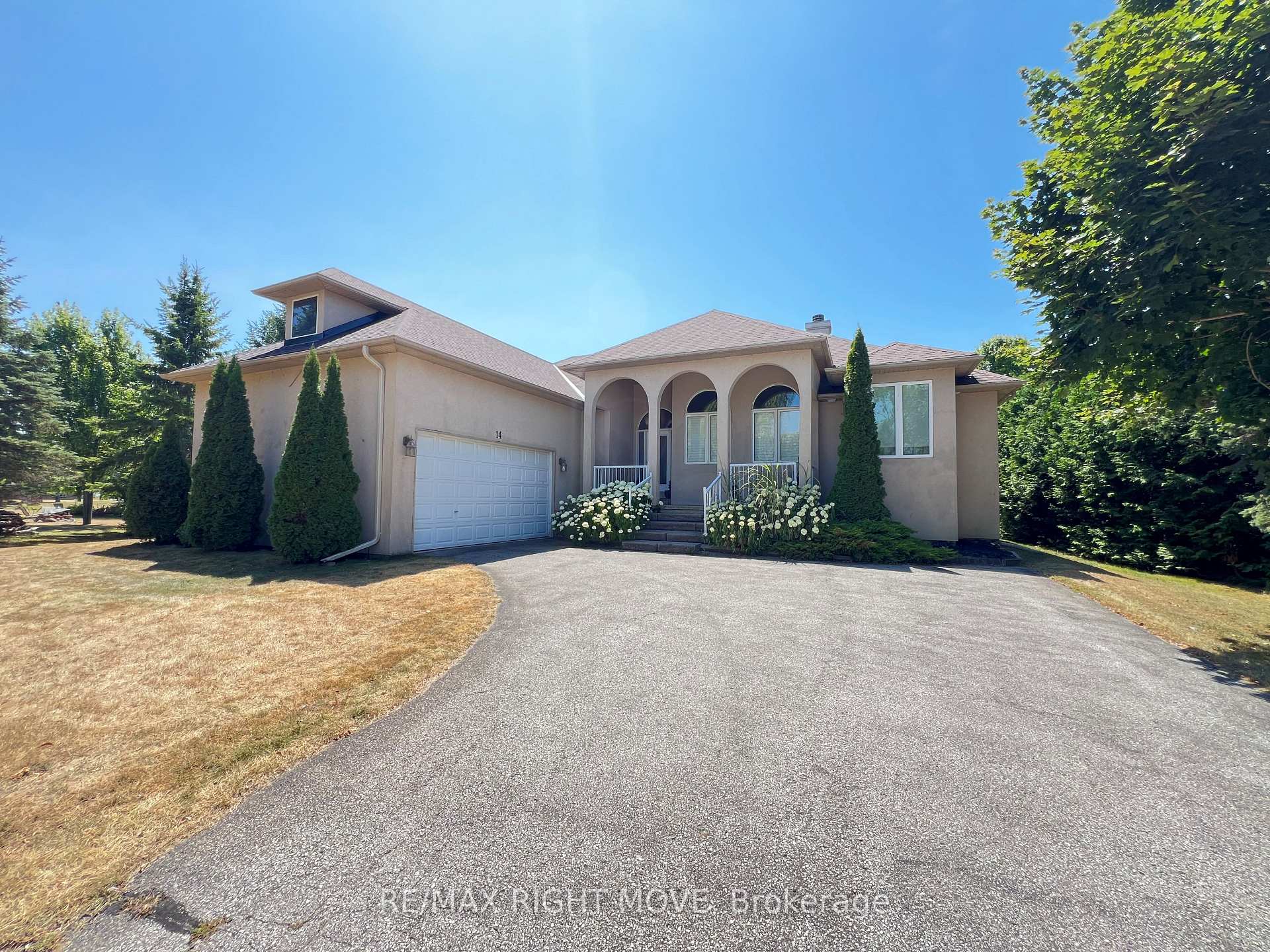 Front of 14 Sandlewood Trail