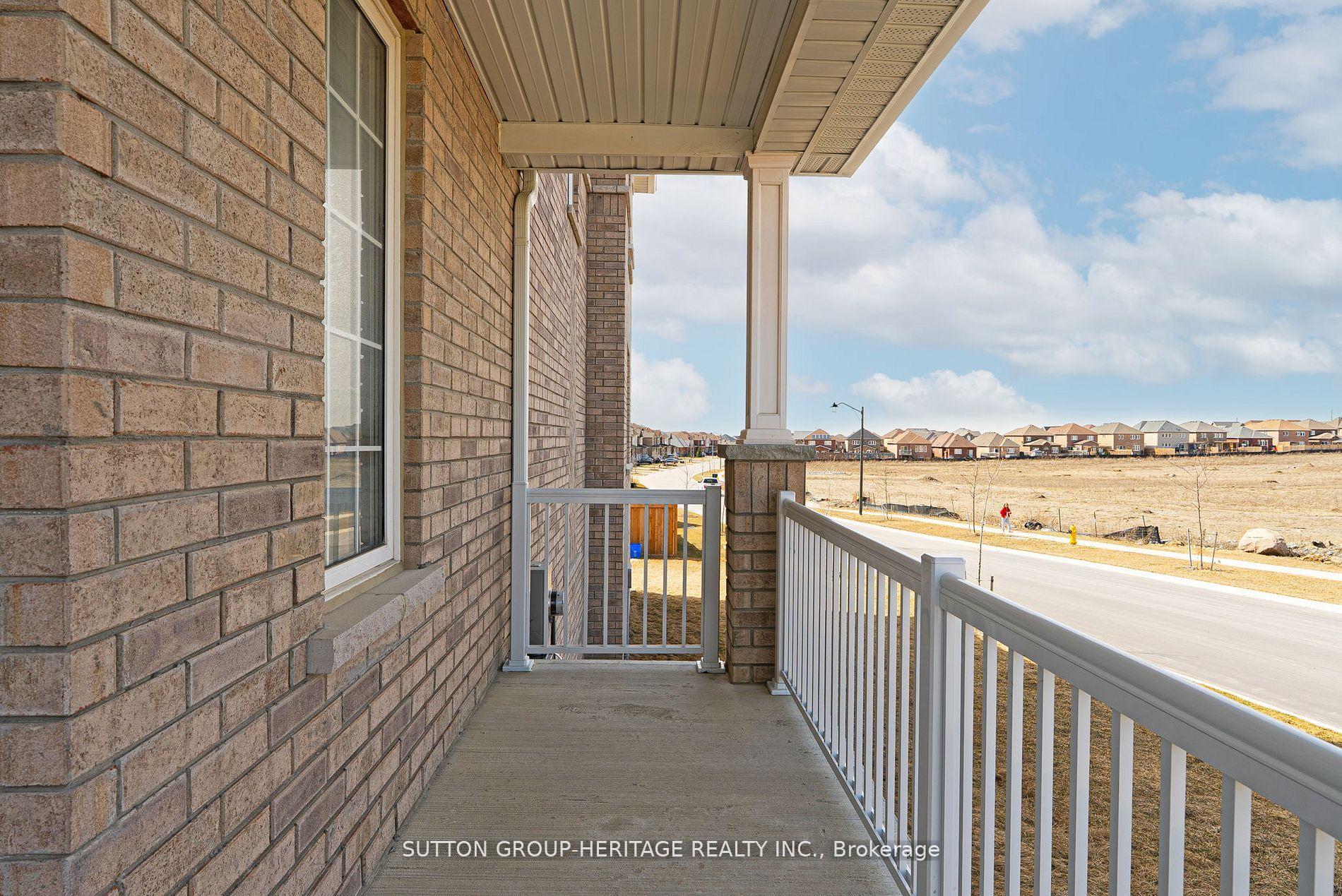 Photo 6 of 1908 Fosterbrook Street, Oshawa, Taunton — HOMEH