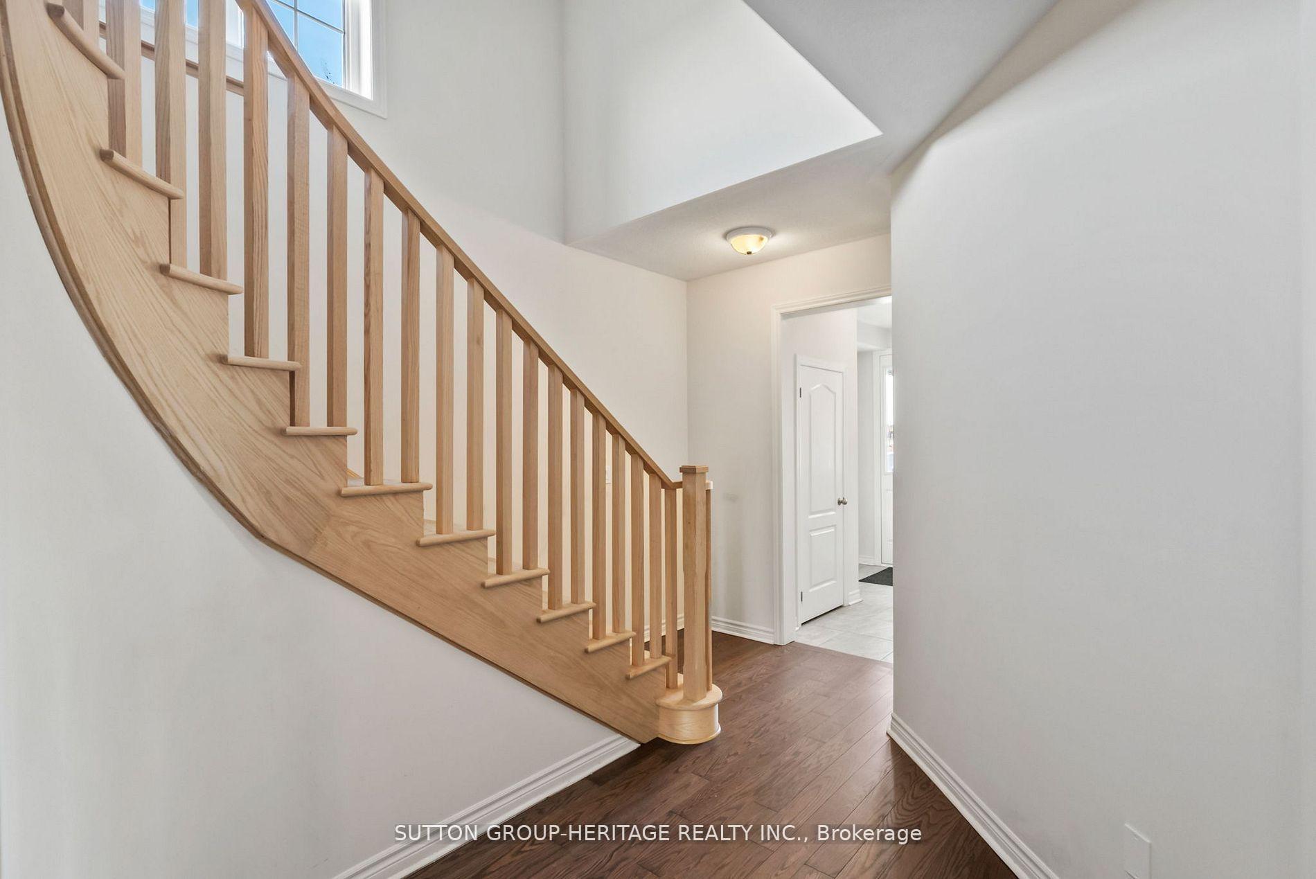 Photo 8 of 1908 Fosterbrook Street, Oshawa, Taunton — HOMEH
