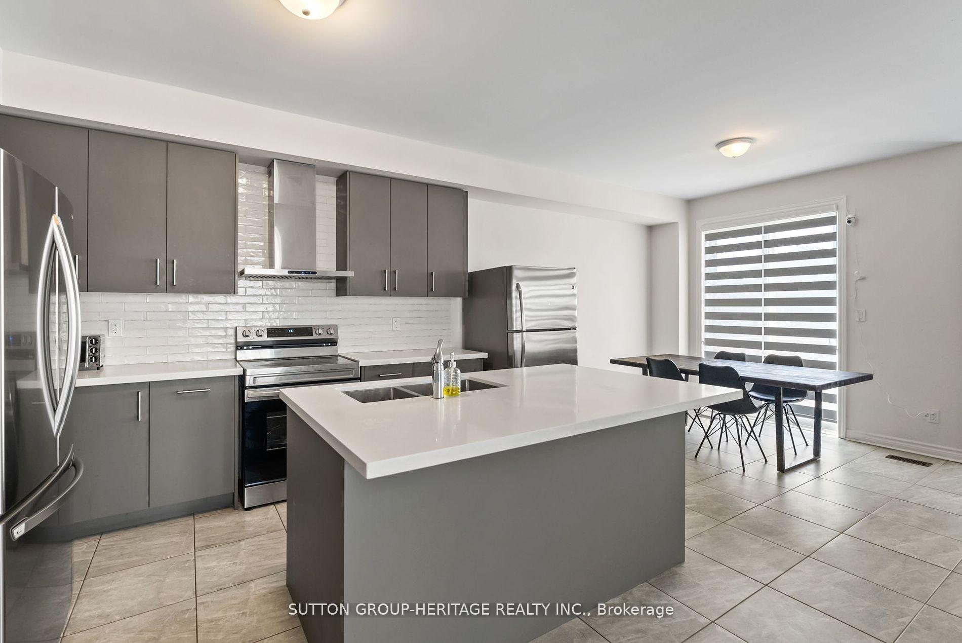 Photo 12 of 1908 Fosterbrook Street, Oshawa, Taunton — HOMEH