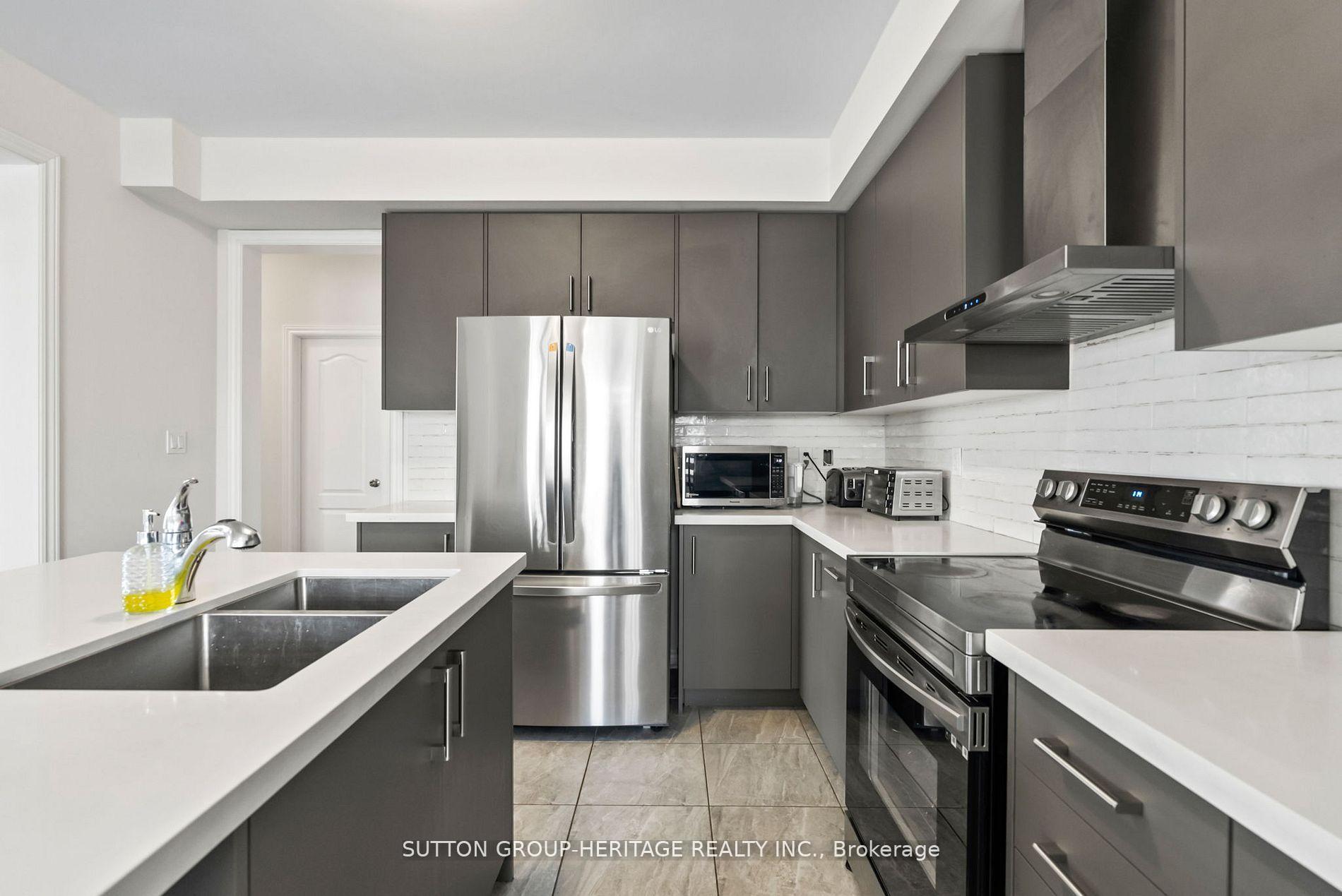 Photo 14 of 1908 Fosterbrook Street, Oshawa, Taunton — HOMEH