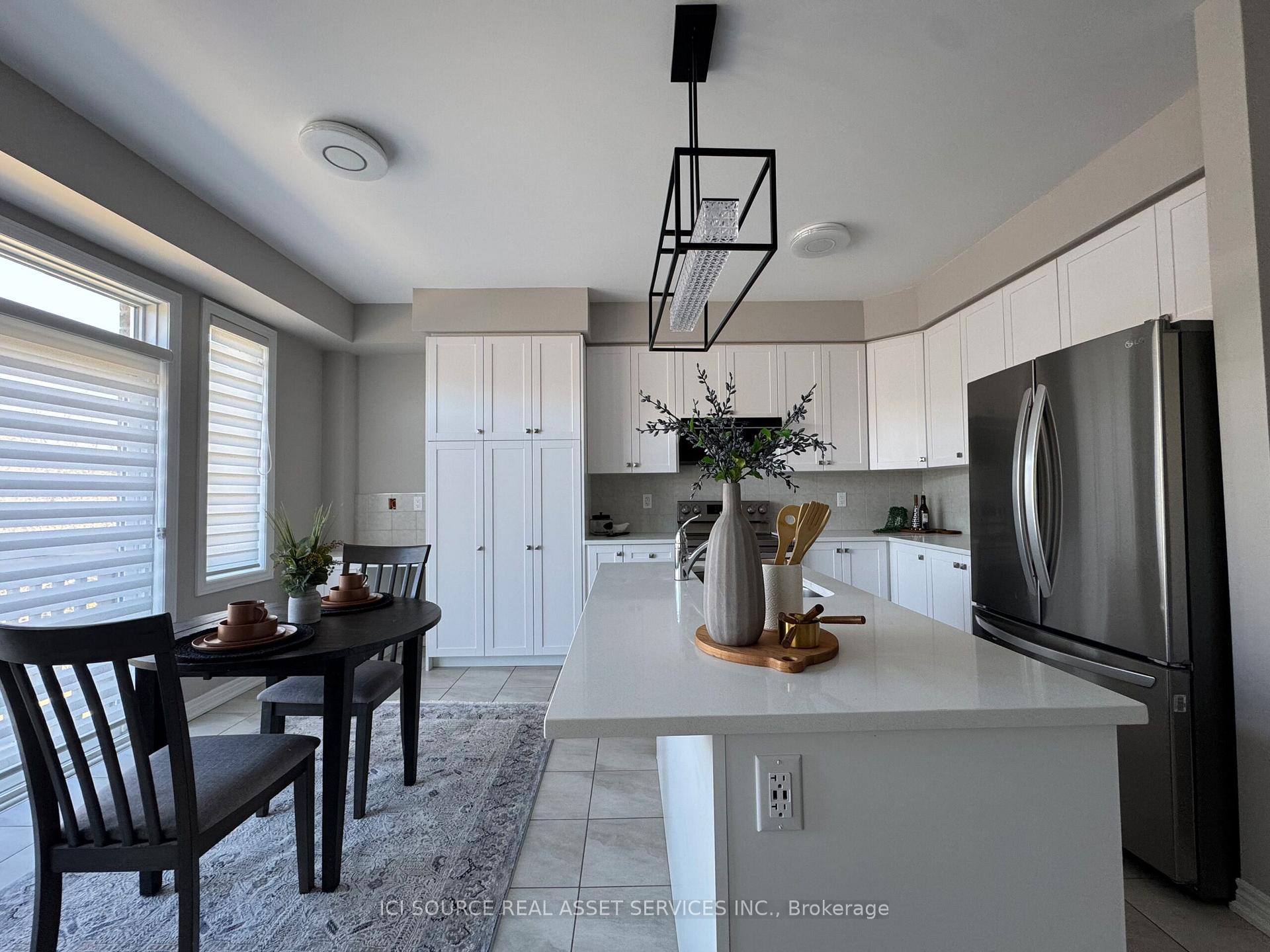 Photo 7 of Unit Main, 2nd Floor, 650 Lemay Grove, Peterborough, Monaghan Ward 2 — HOMEH
