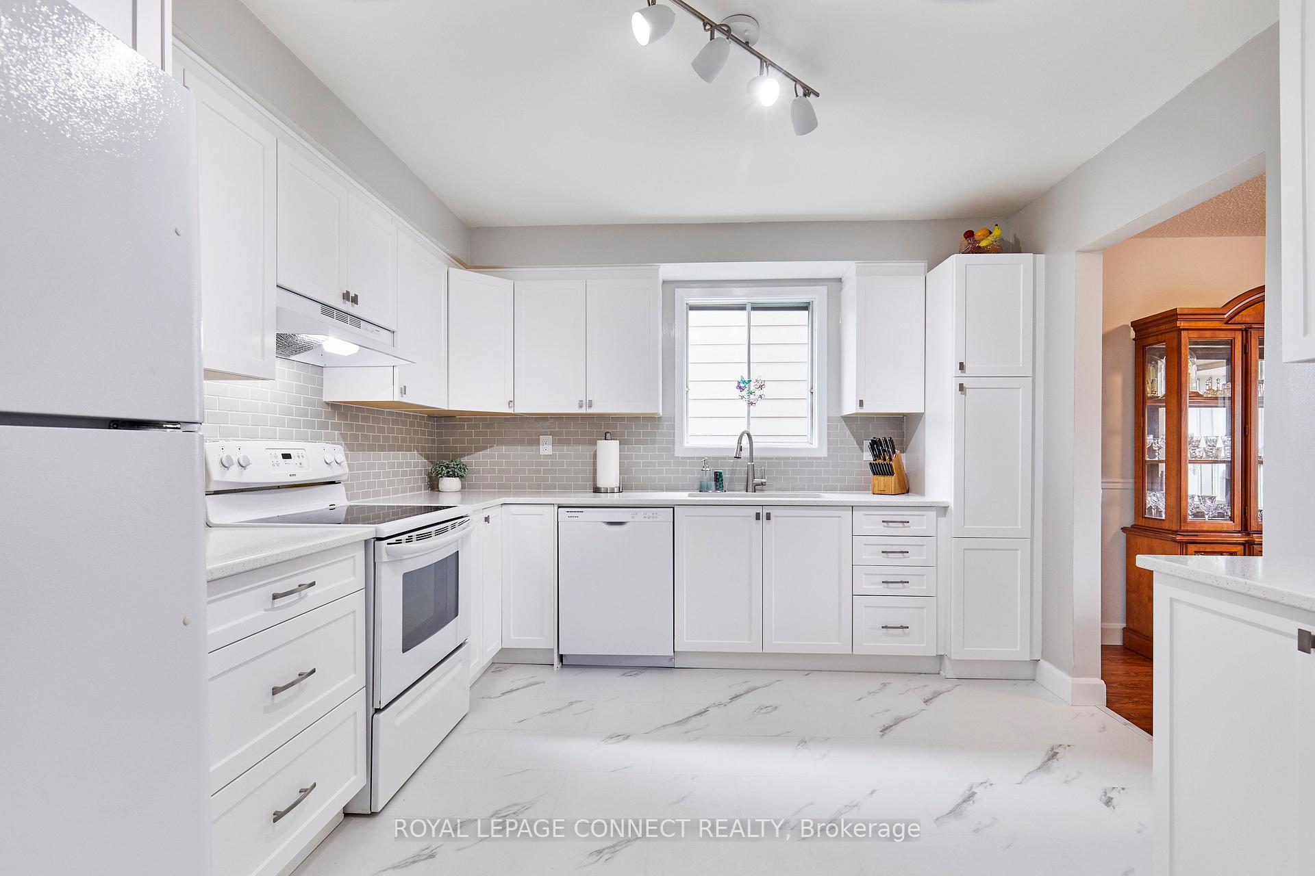 Photo 12 of 1583 Alwin Circle, Pickering, Village East — HOMEH