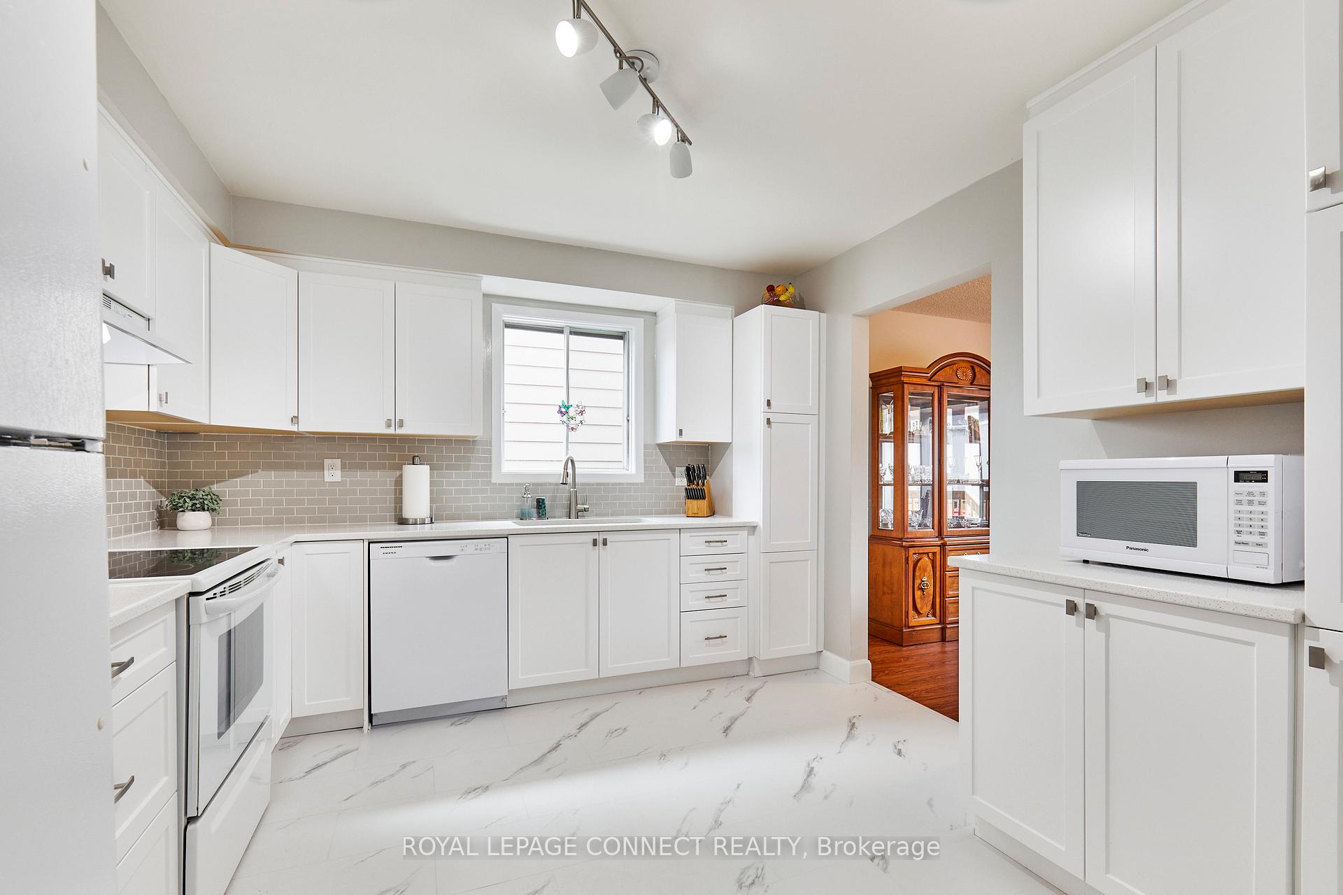 Photo 14 of 1583 Alwin Circle, Pickering, Village East — HOMEH