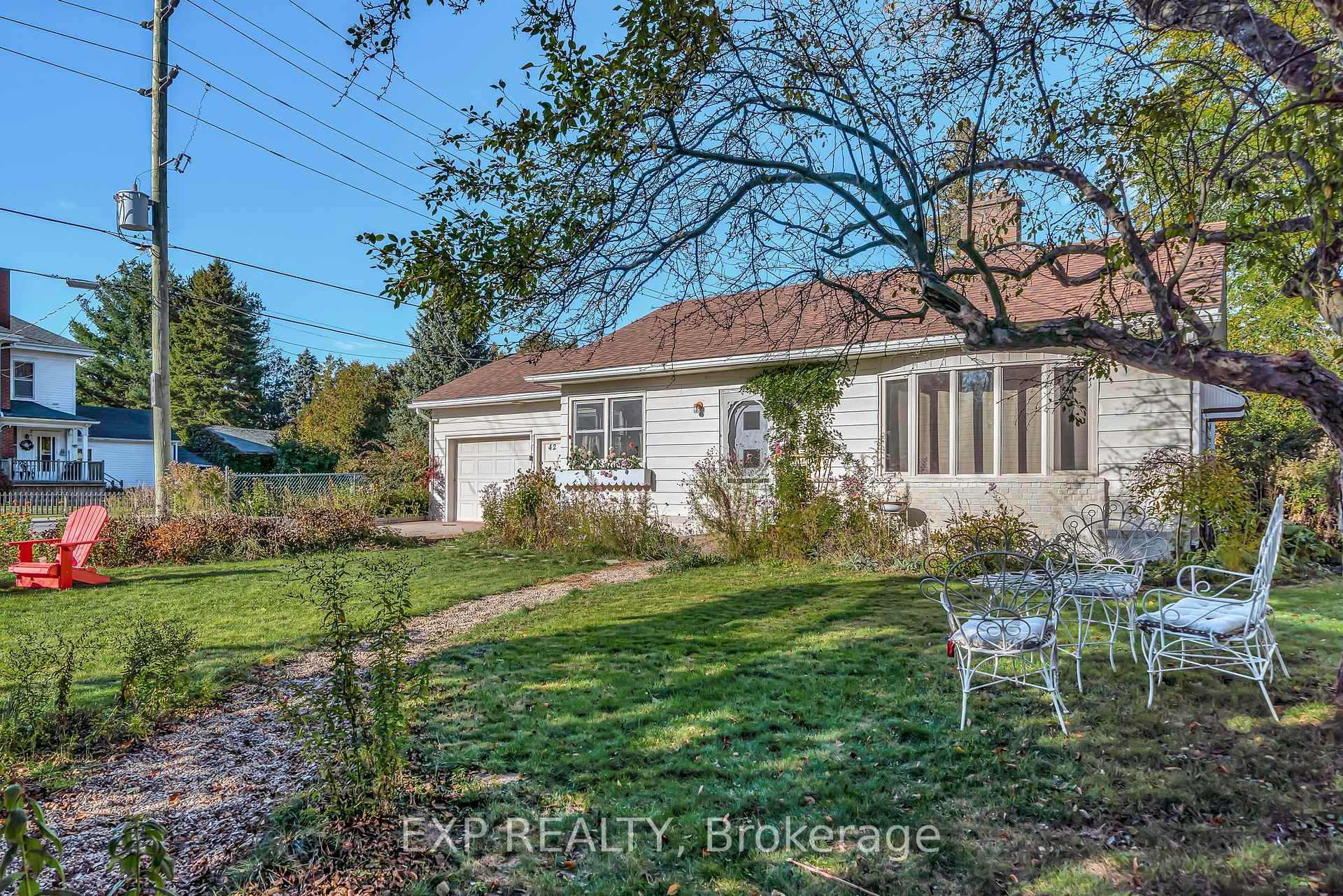 Photo 10 of 42 Paul Street, Prince Edward County, Picton Ward — HOMEH