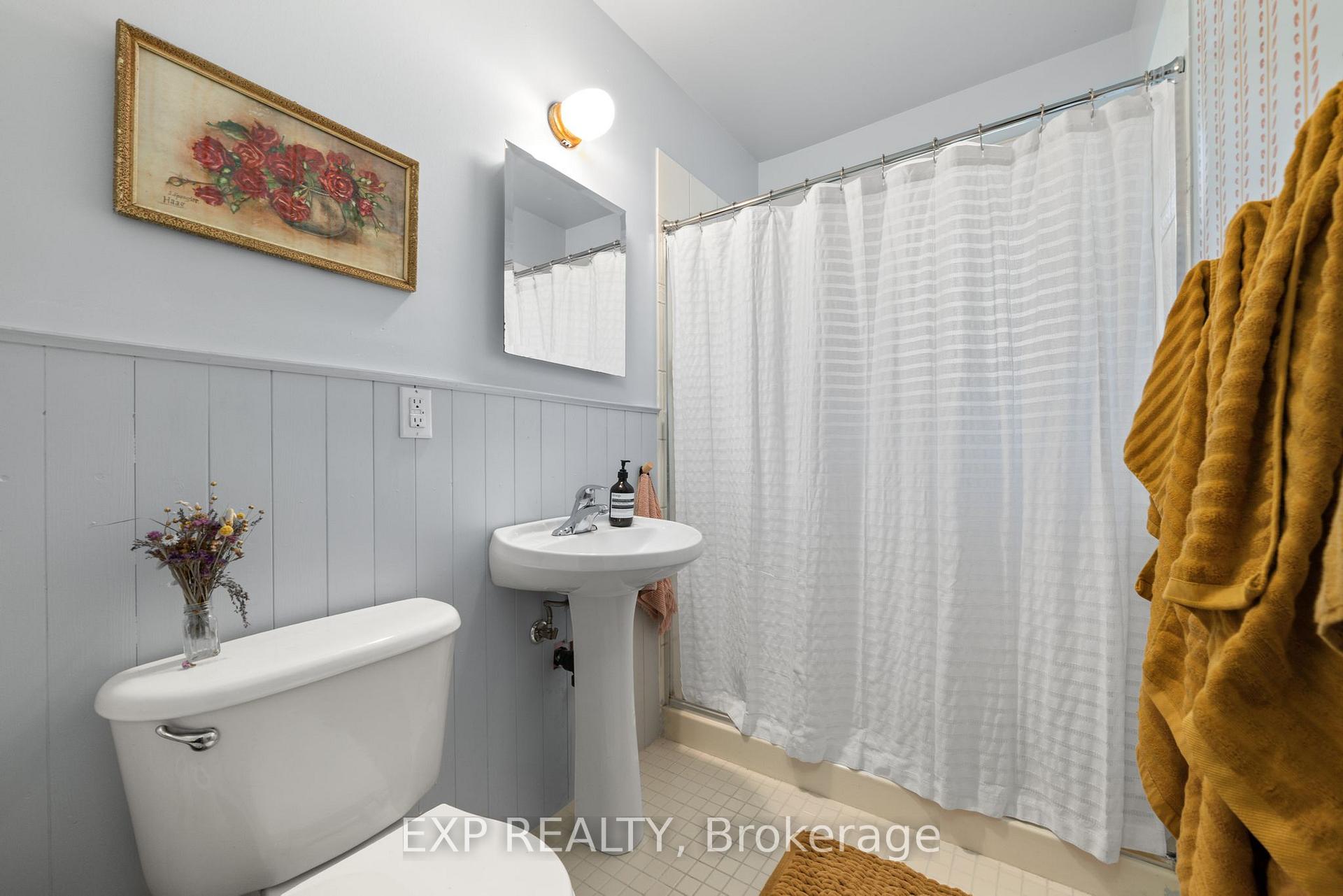 Photo 33 of 42 Paul Street, Prince Edward County, Picton Ward — HOMEH