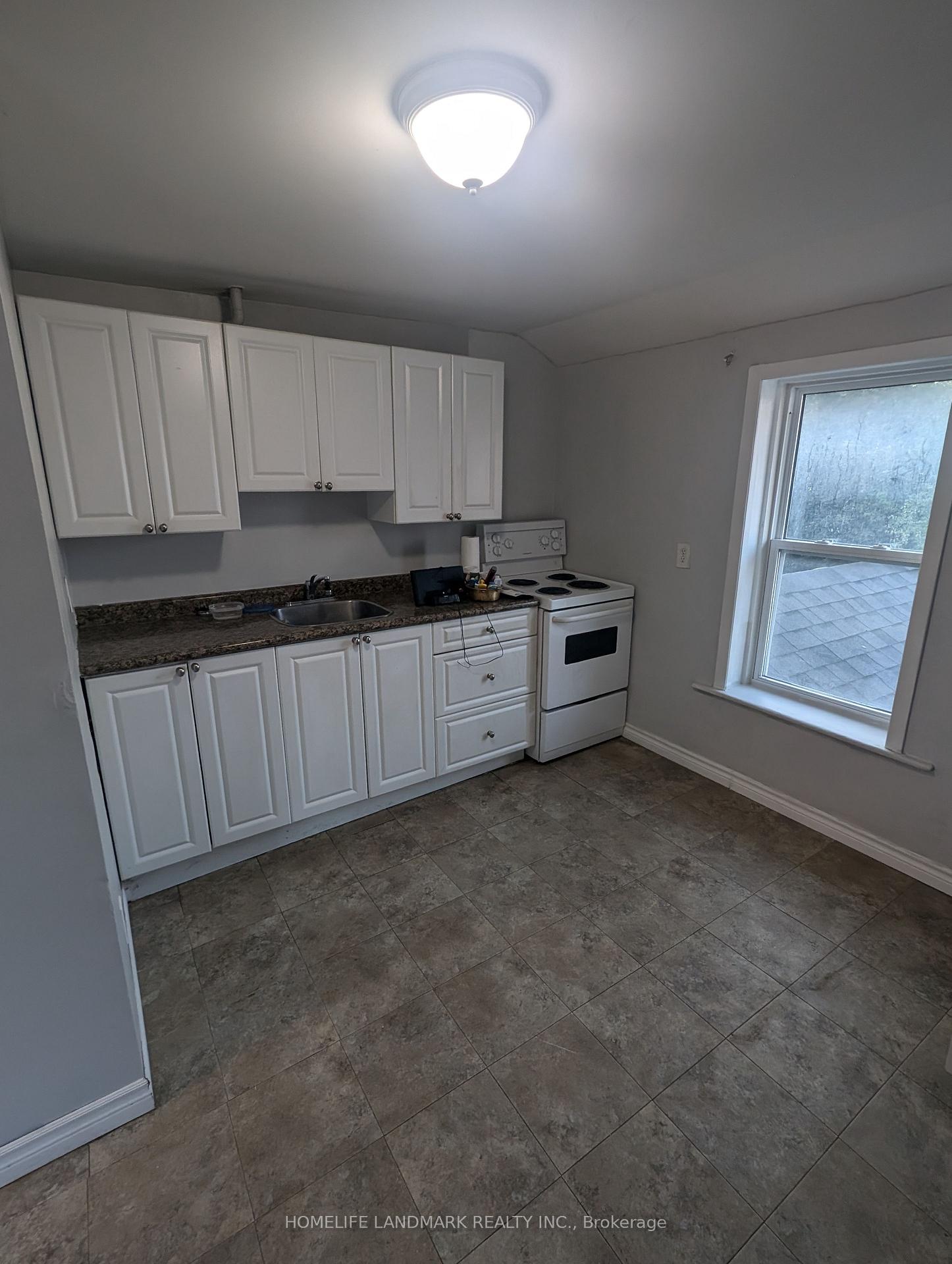 Photo 3 of Unit Upper, 260 Murray Street, Peterborough, Town Ward 3 — HOMEH