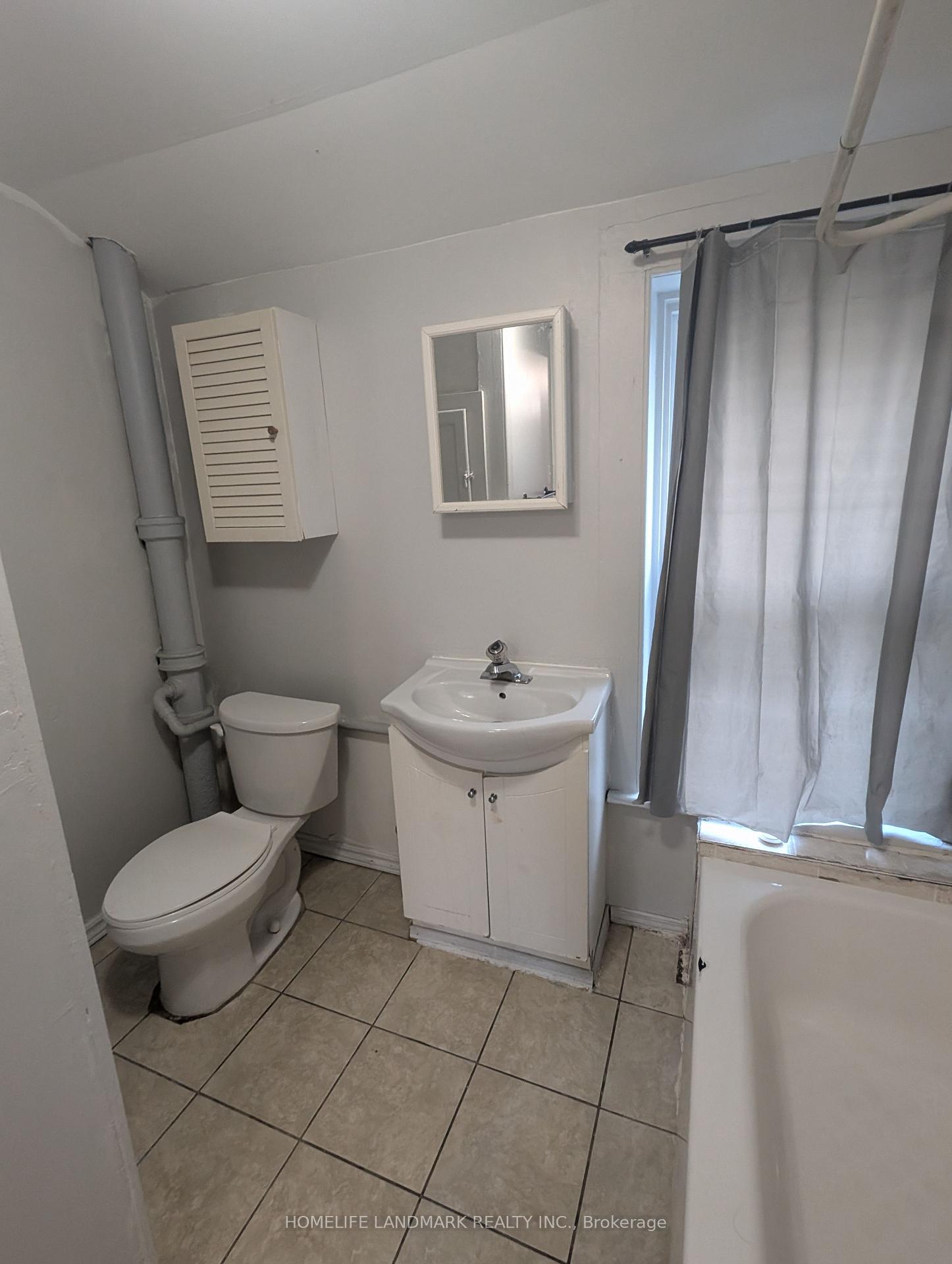 Photo 5 of Unit Upper, 260 Murray Street, Peterborough, Town Ward 3 — HOMEH