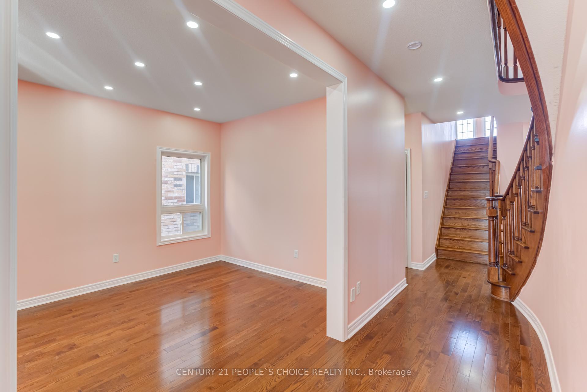 Photo 10 of 1067 Coldstream Drive, Oshawa, Taunton — HOMEH
