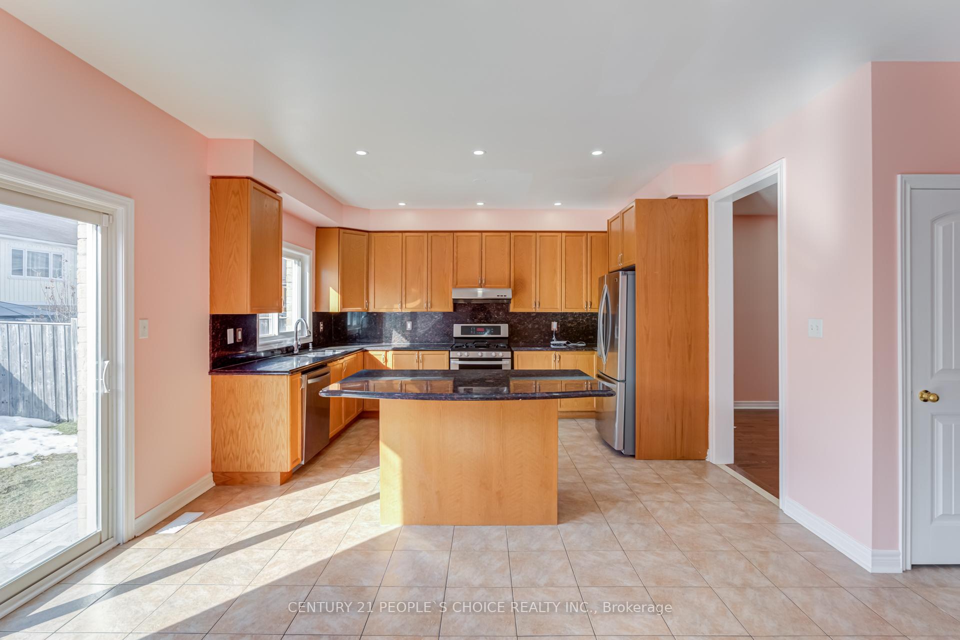 Photo 16 of 1067 Coldstream Drive, Oshawa, Taunton — HOMEH