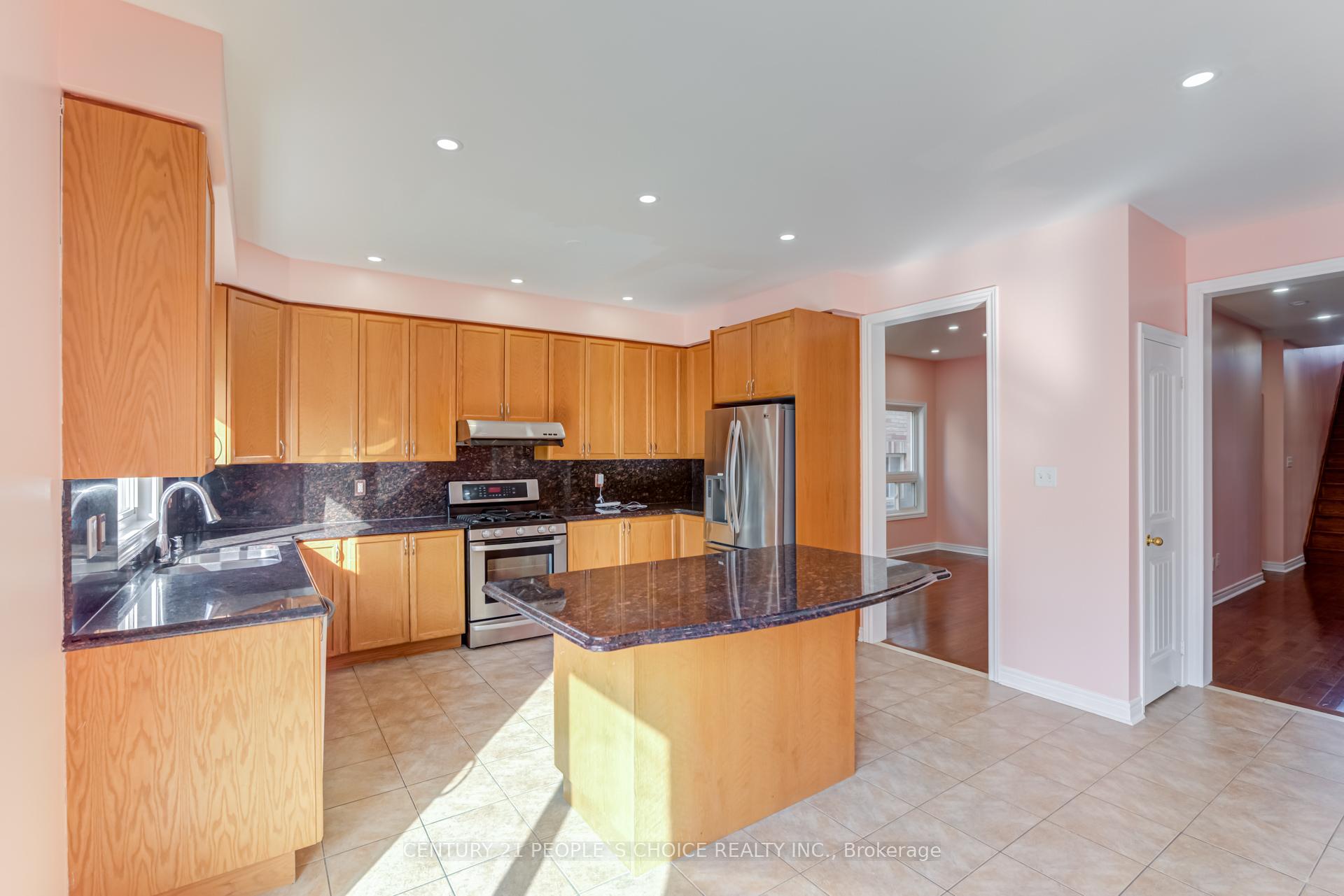 Photo 17 of 1067 Coldstream Drive, Oshawa, Taunton — HOMEH