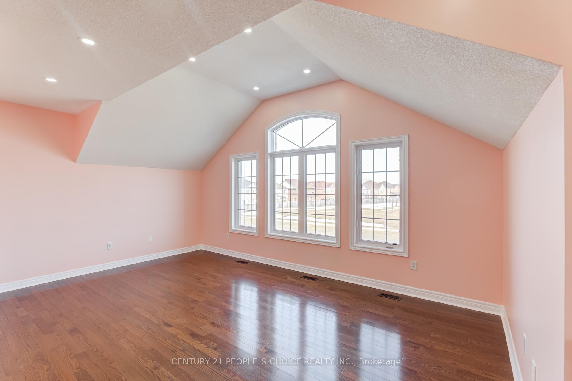 Photo 23 of 1067 Coldstream Drive, Oshawa, Taunton — HOMEH