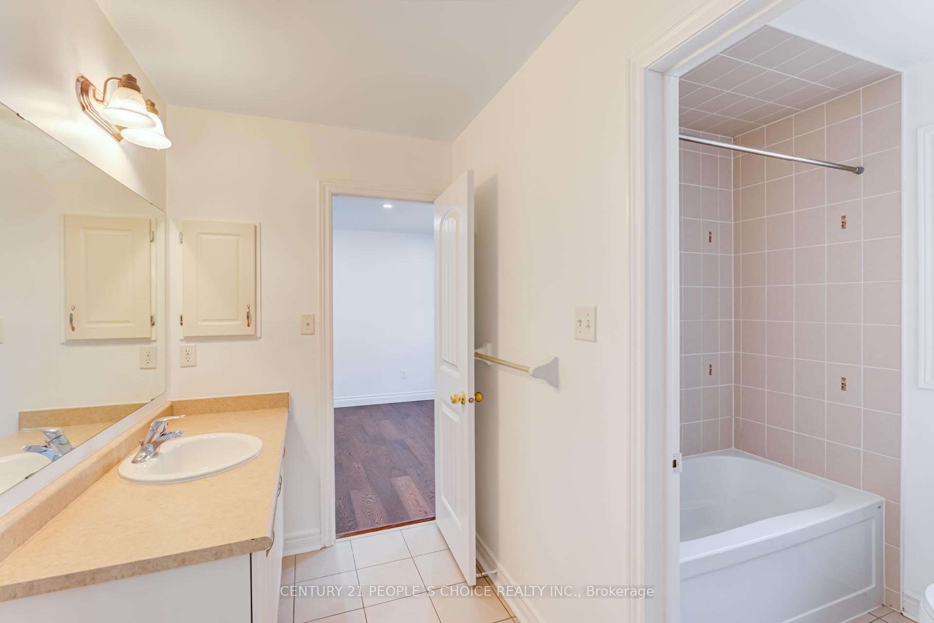 Photo 31 of 1067 Coldstream Drive, Oshawa, Taunton — HOMEH