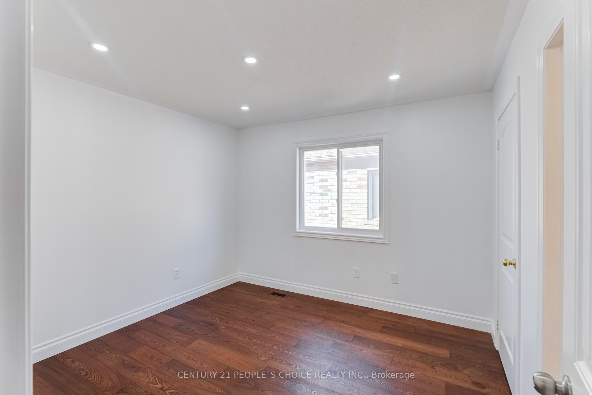 Photo 32 of 1067 Coldstream Drive, Oshawa, Taunton — HOMEH