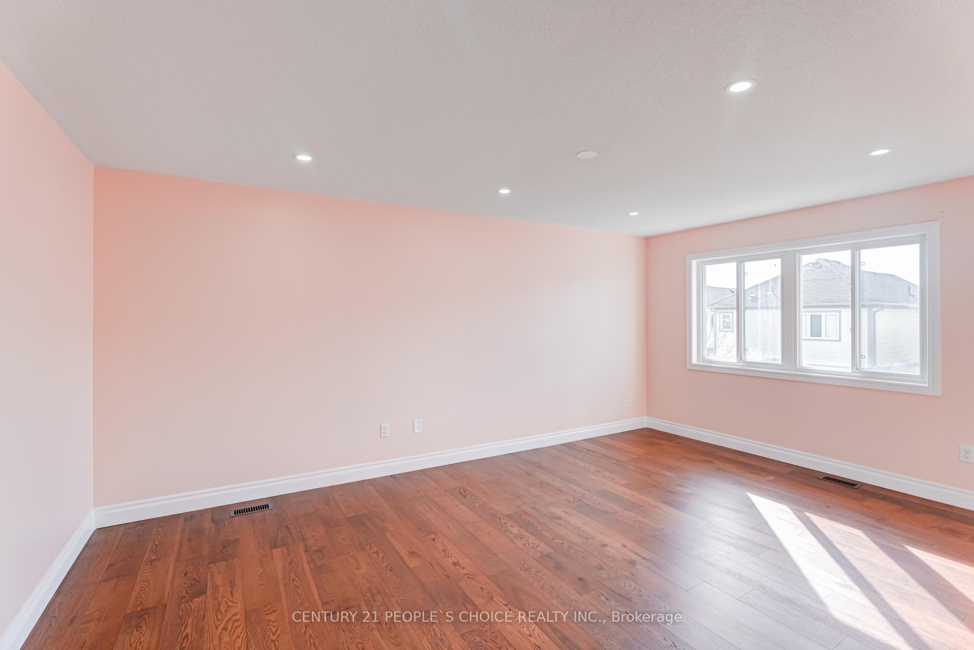 Photo 35 of 1067 Coldstream Drive, Oshawa, Taunton — HOMEH