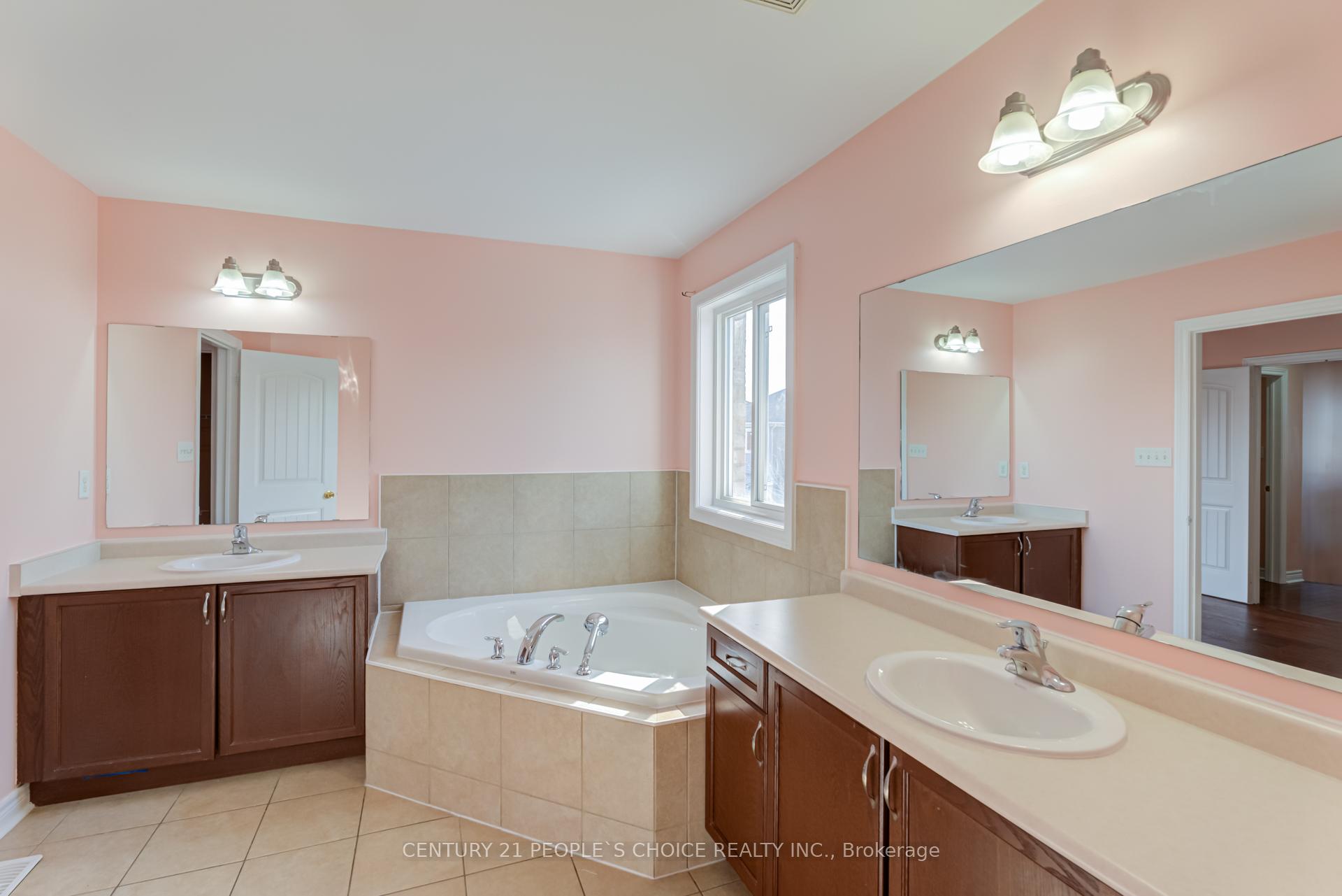 Photo 37 of 1067 Coldstream Drive, Oshawa, Taunton — HOMEH