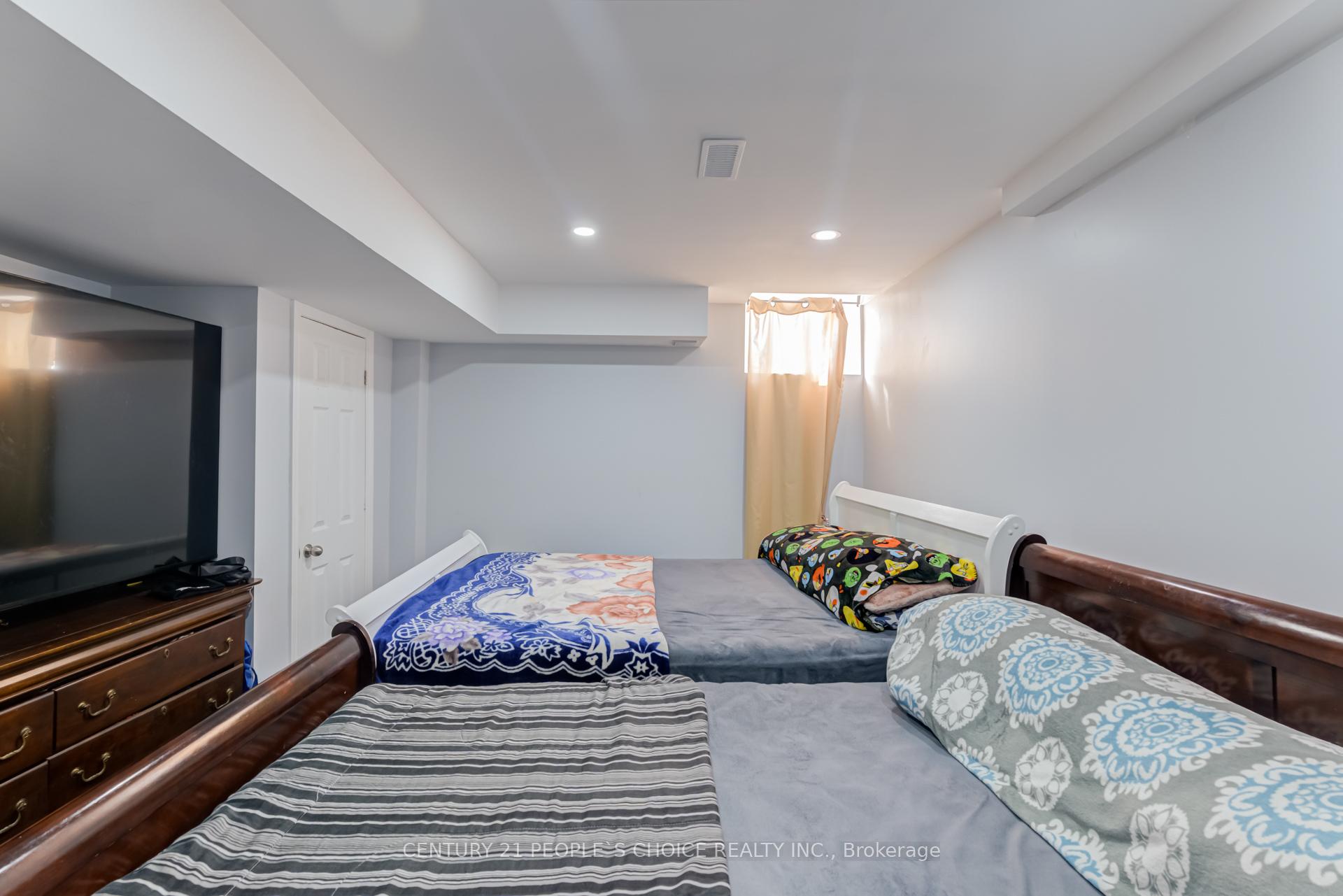 Photo 41 of 1067 Coldstream Drive, Oshawa, Taunton — HOMEH