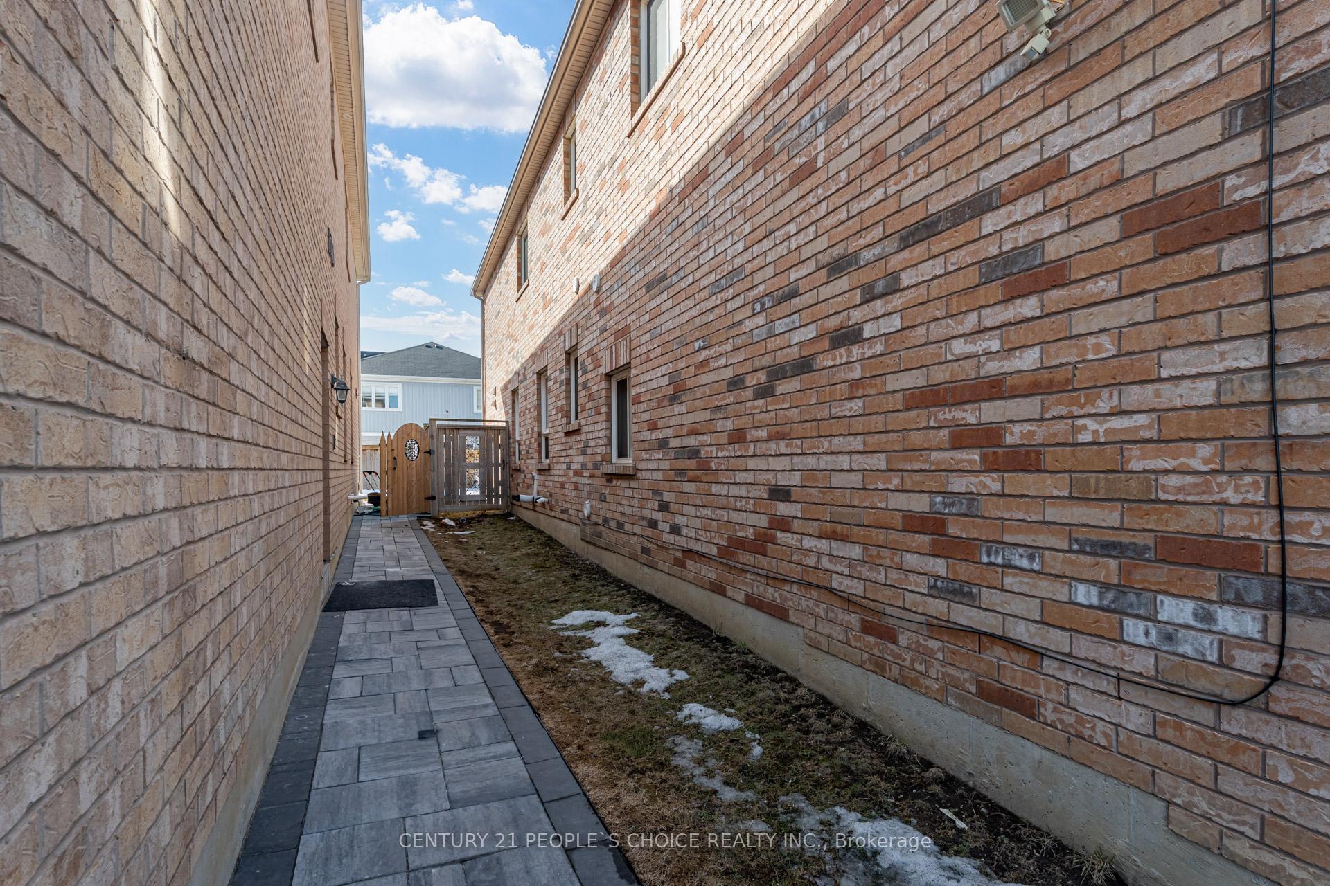 Photo 46 of 1067 Coldstream Drive, Oshawa, Taunton — HOMEH