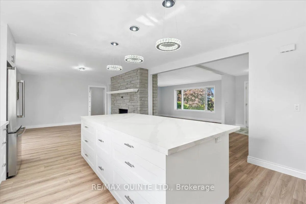 Photo 17 of 737 County Road 18, Prince Edward County, Athol Ward — HOMEH