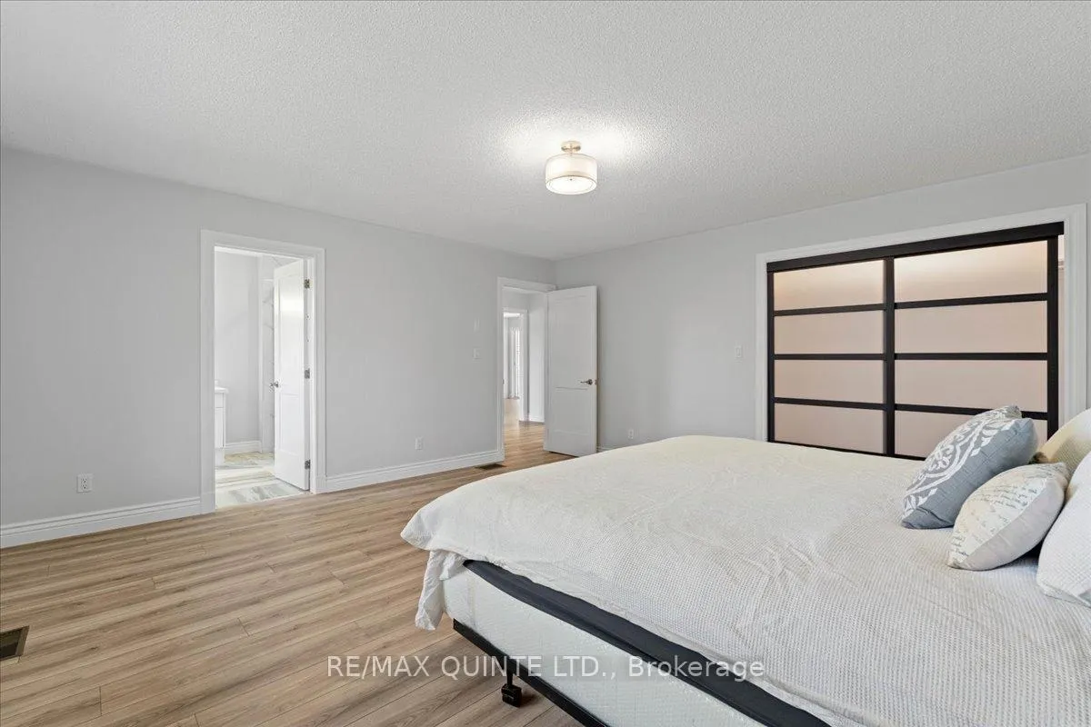Photo 31 of 737 County Road 18, Prince Edward County, Athol Ward — HOMEH