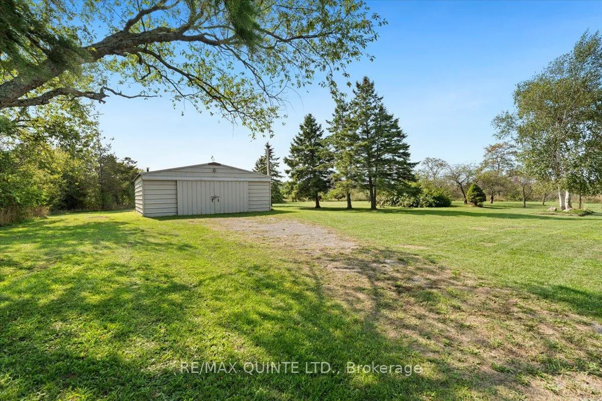 Photo 40 of 737 County Road 18, Prince Edward County, Athol Ward — HOMEH