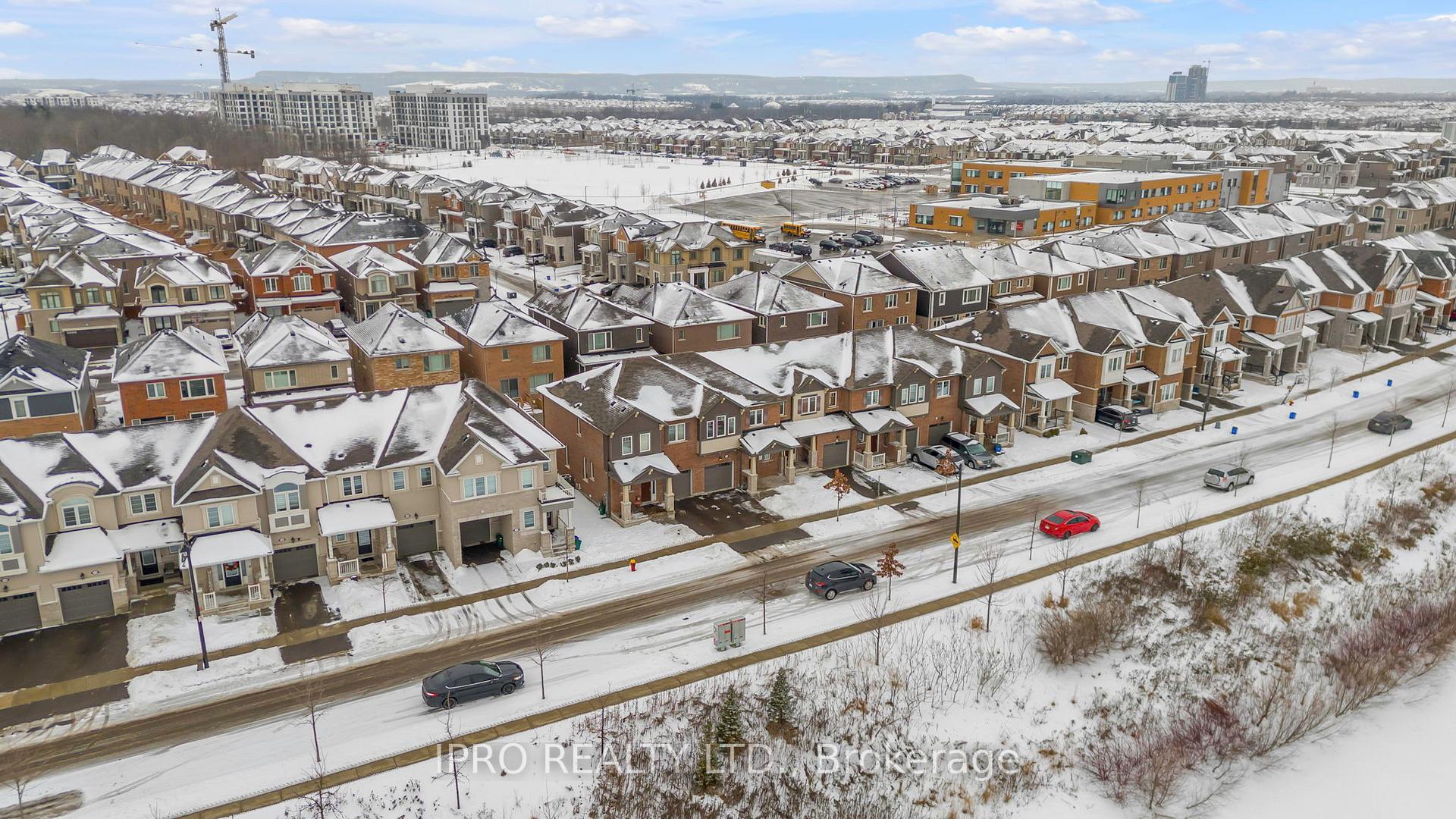 Photo 5 of 1358 Sycamore Gardens E, Milton, Cobban — HOMEH