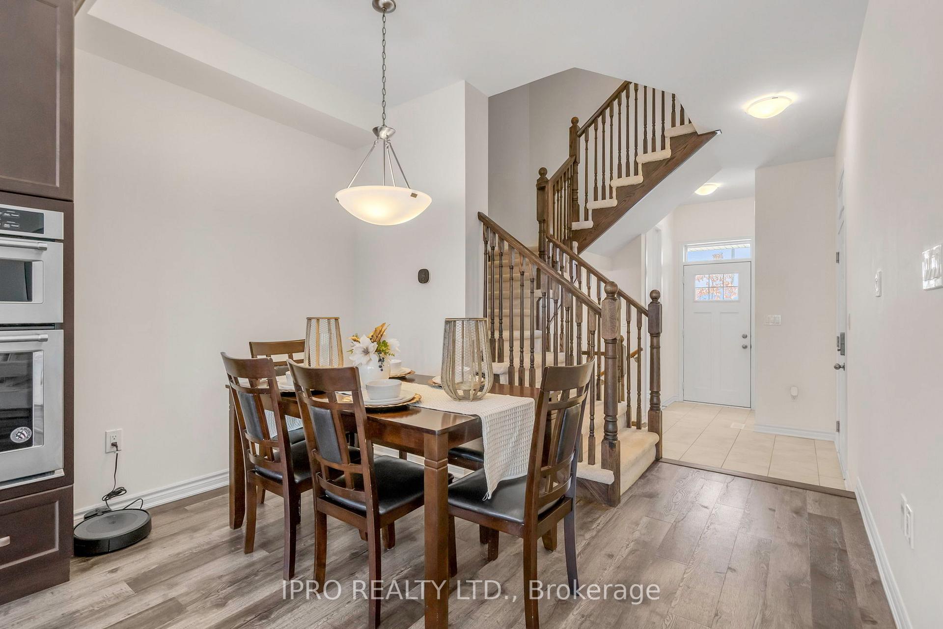 Photo 10 of 1358 Sycamore Gardens E, Milton, Cobban — HOMEH