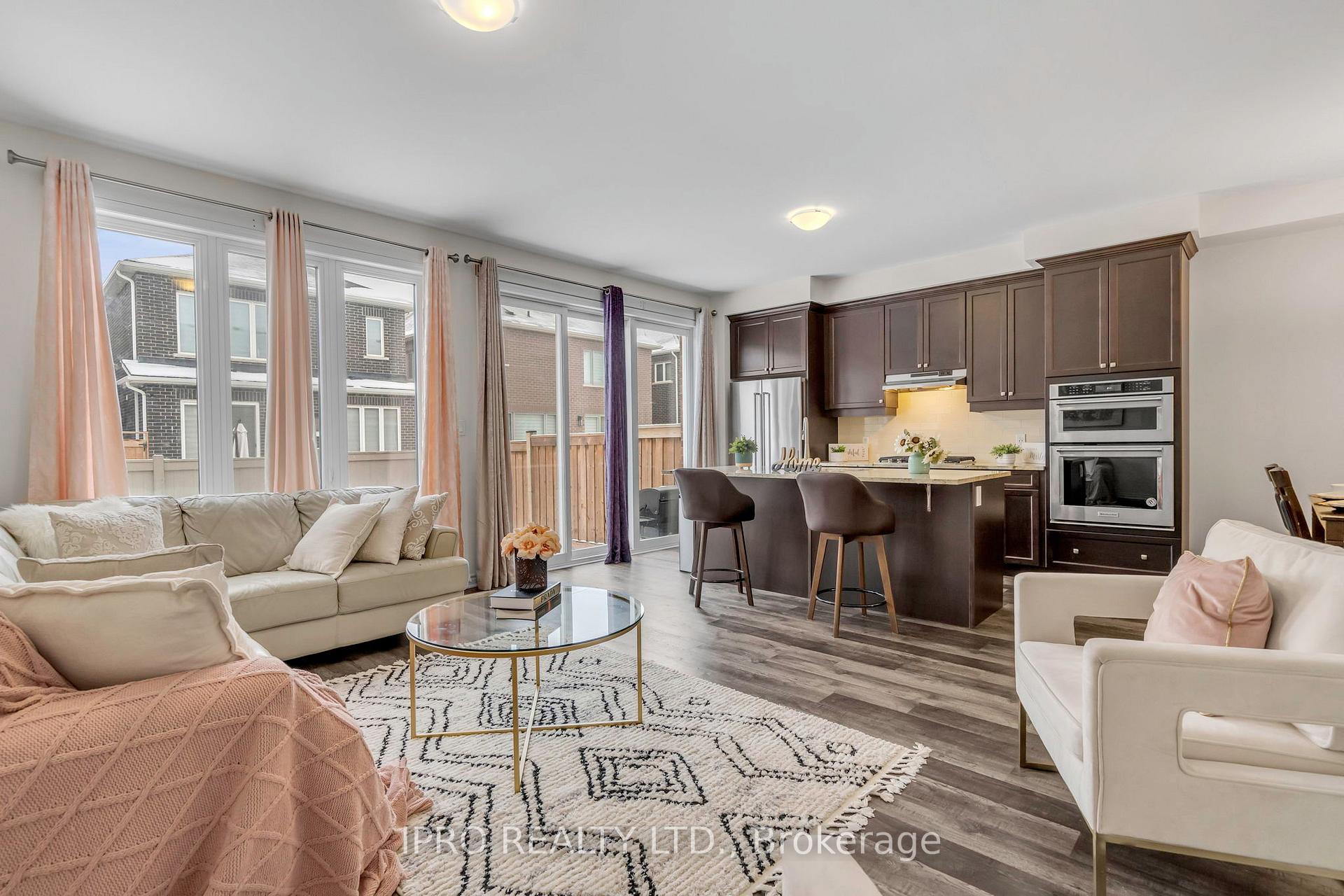 Photo 13 of 1358 Sycamore Gardens E, Milton, Cobban — HOMEH