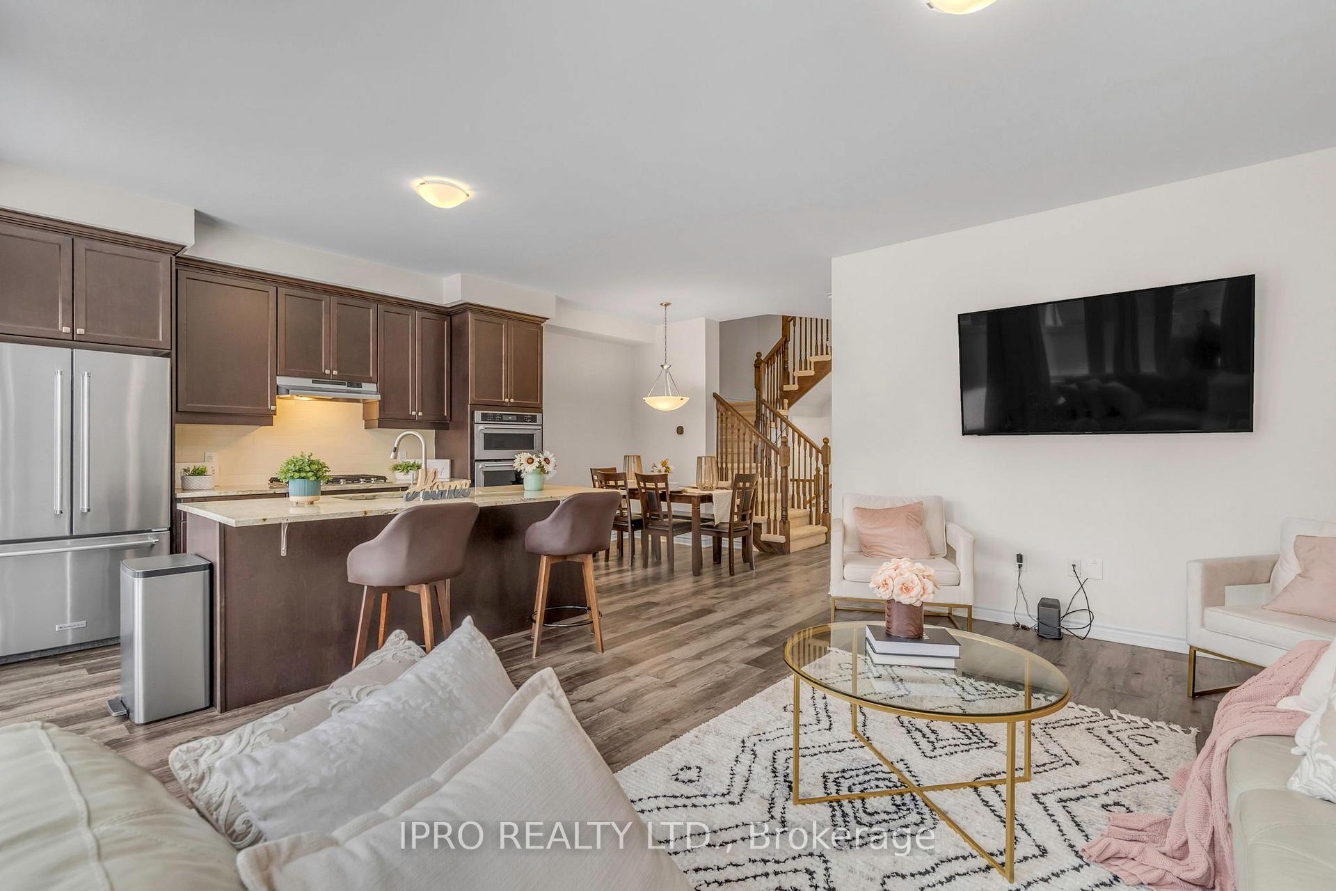 Photo 14 of 1358 Sycamore Gardens E, Milton, Cobban — HOMEH