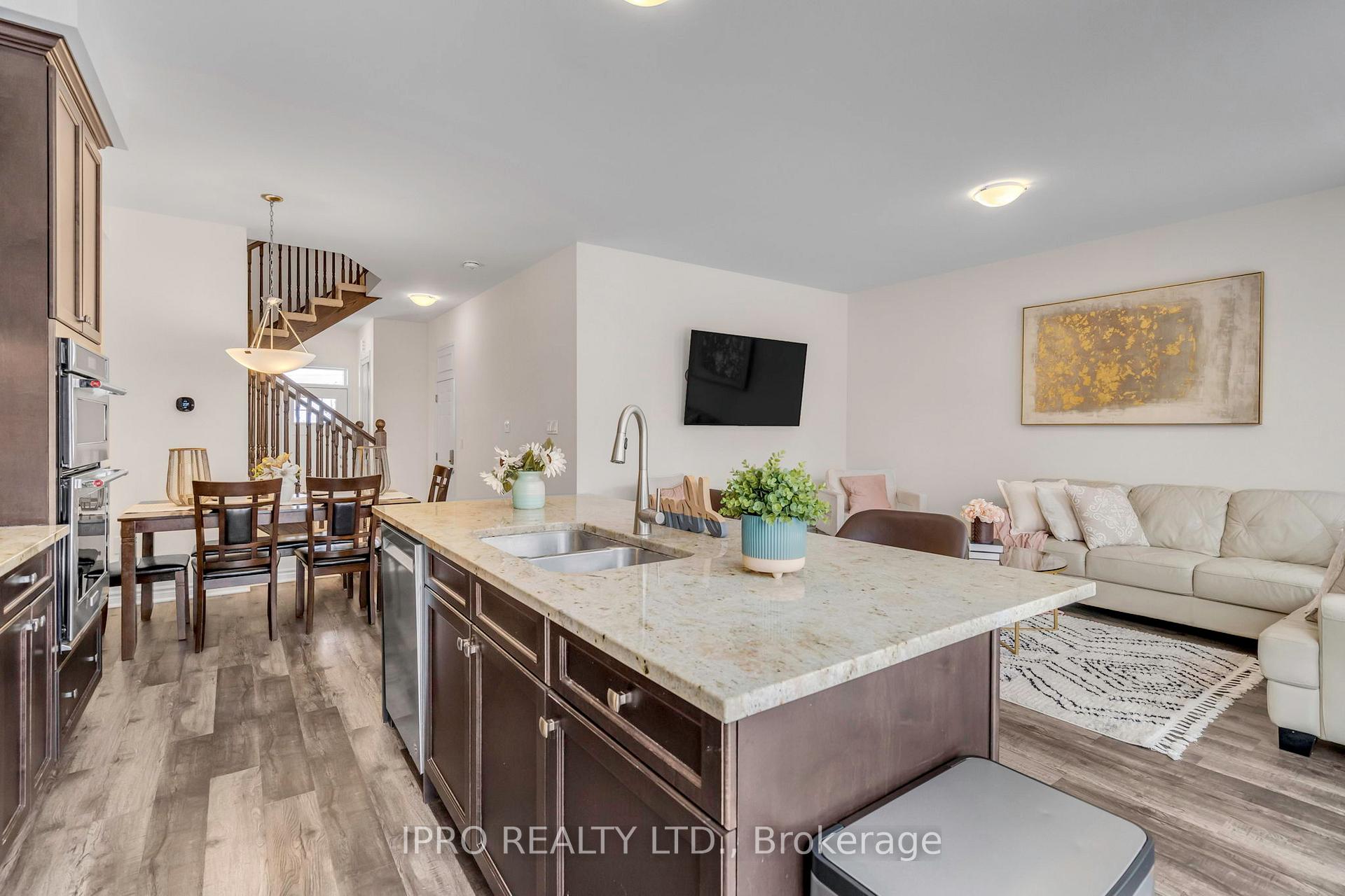 Photo 15 of 1358 Sycamore Gardens E, Milton, Cobban — HOMEH