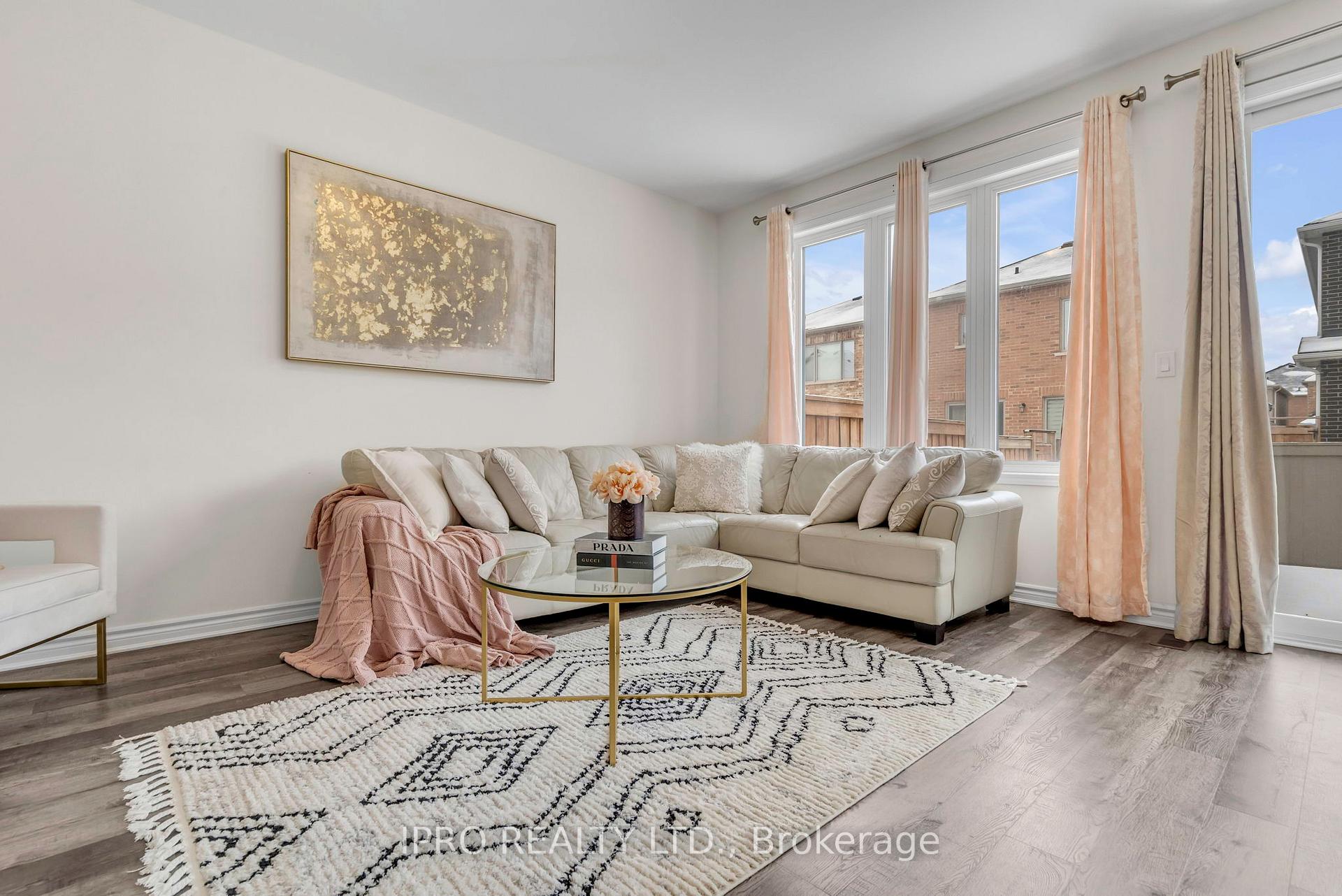 Photo 17 of 1358 Sycamore Gardens E, Milton, Cobban — HOMEH