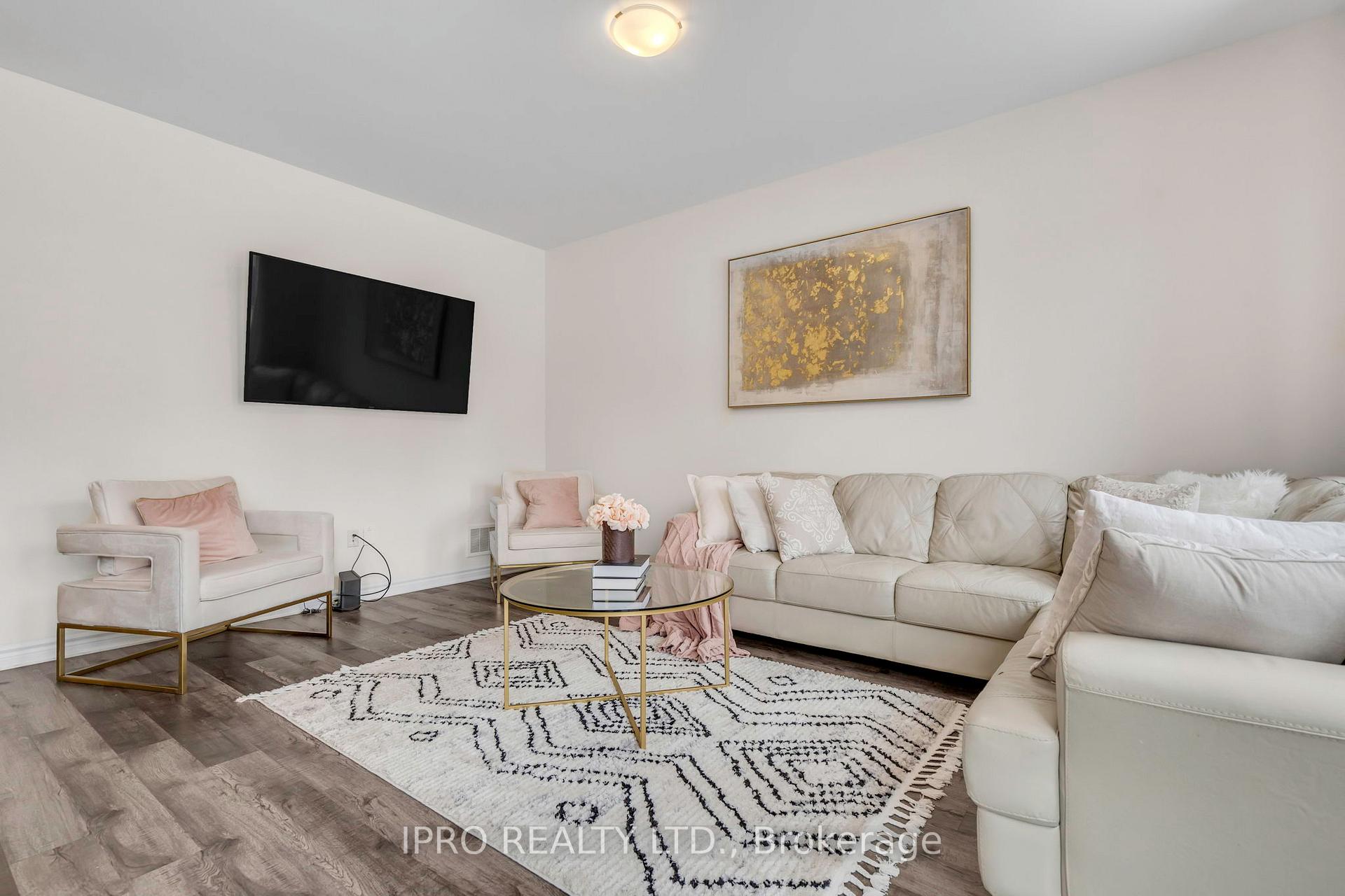 Photo 18 of 1358 Sycamore Gardens E, Milton, Cobban — HOMEH
