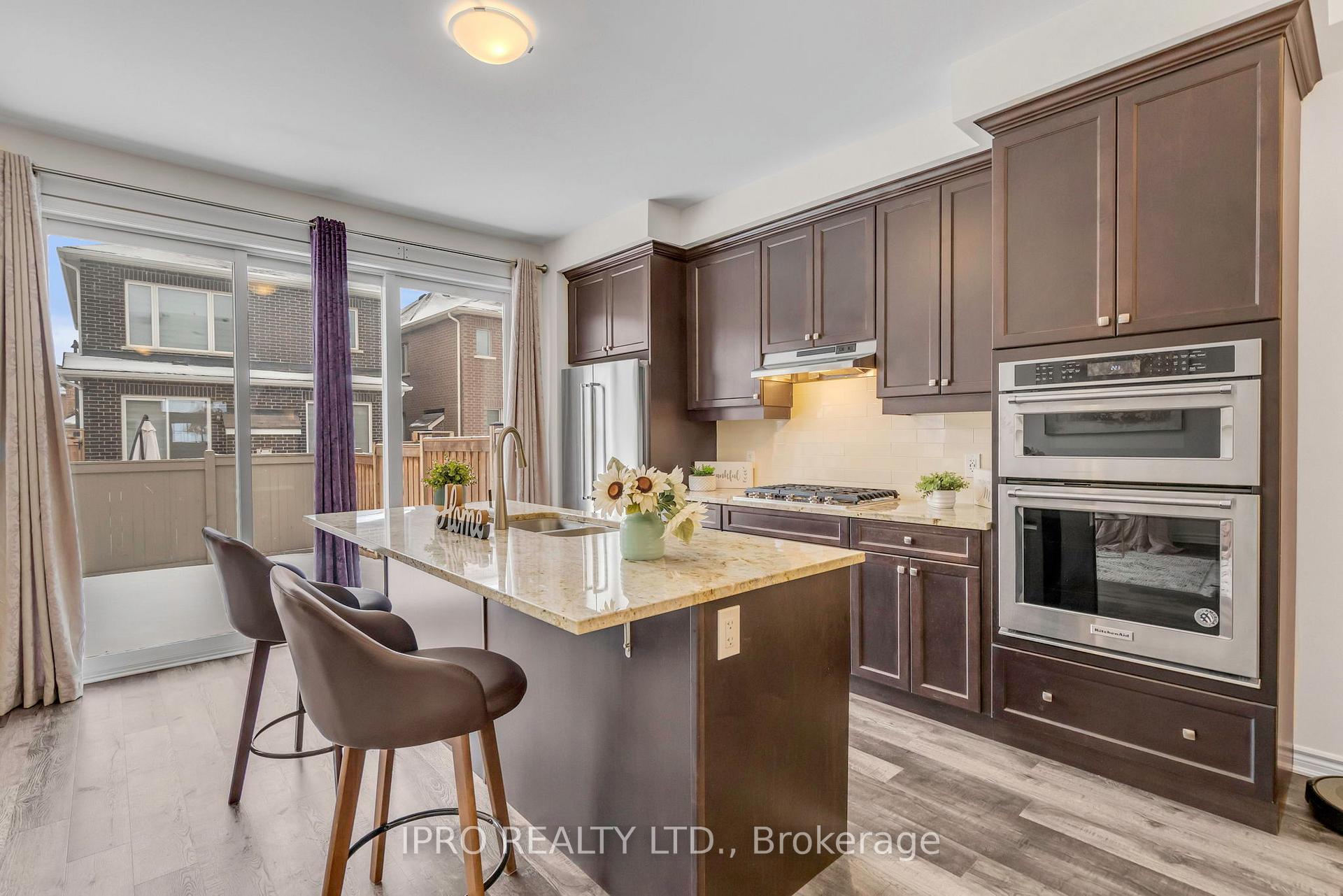 Photo 19 of 1358 Sycamore Gardens E, Milton, Cobban — HOMEH