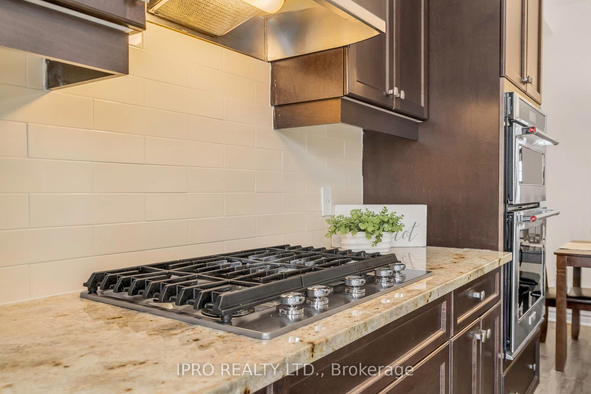 Photo 24 of 1358 Sycamore Gardens E, Milton, Cobban — HOMEH