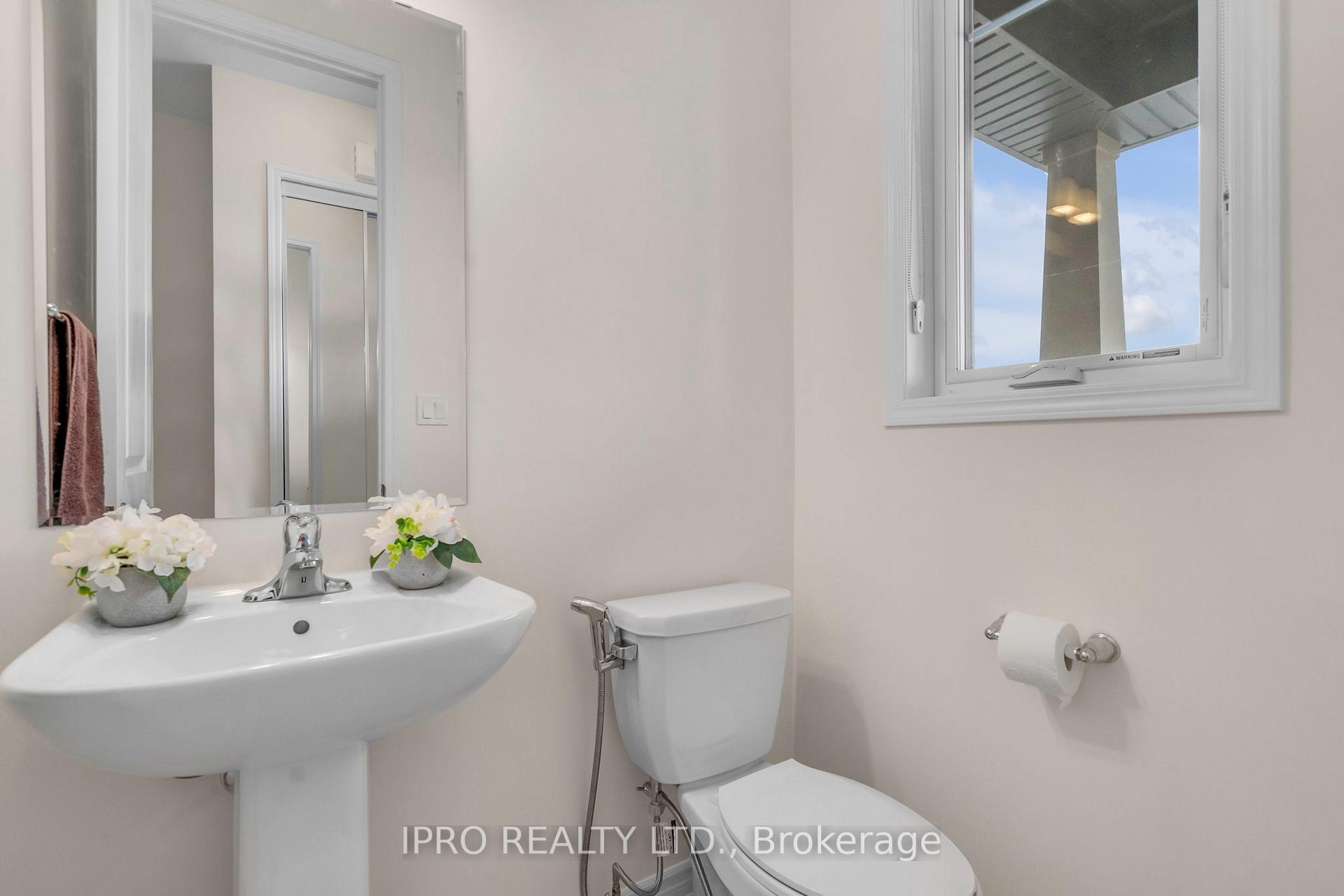 Photo 25 of 1358 Sycamore Gardens E, Milton, Cobban — HOMEH
