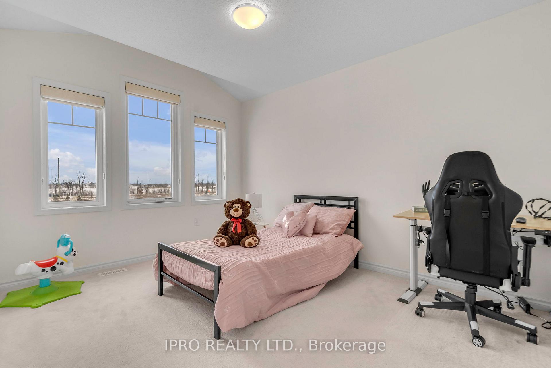 Photo 29 of 1358 Sycamore Gardens E, Milton, Cobban — HOMEH