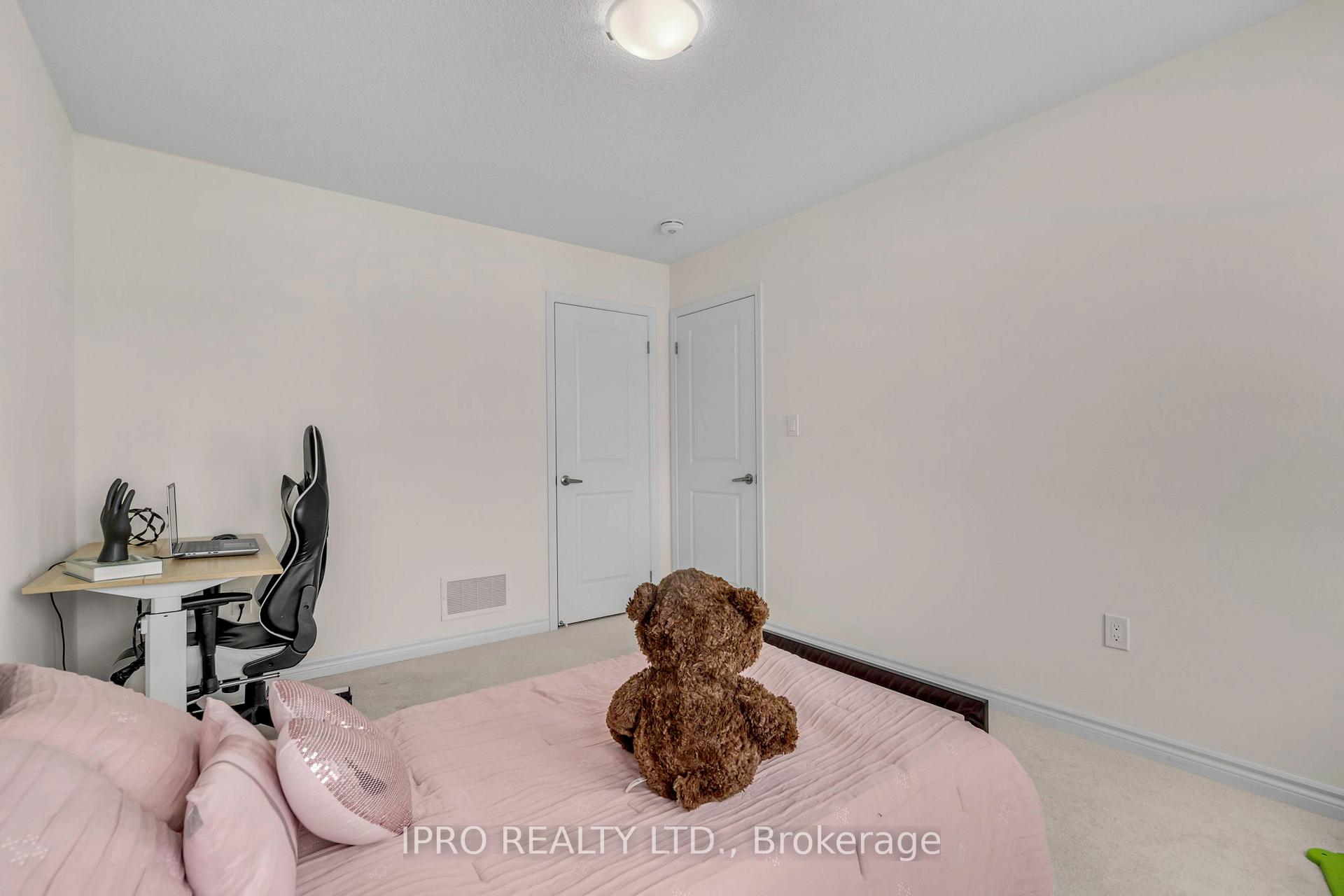 Photo 30 of 1358 Sycamore Gardens E, Milton, Cobban — HOMEH