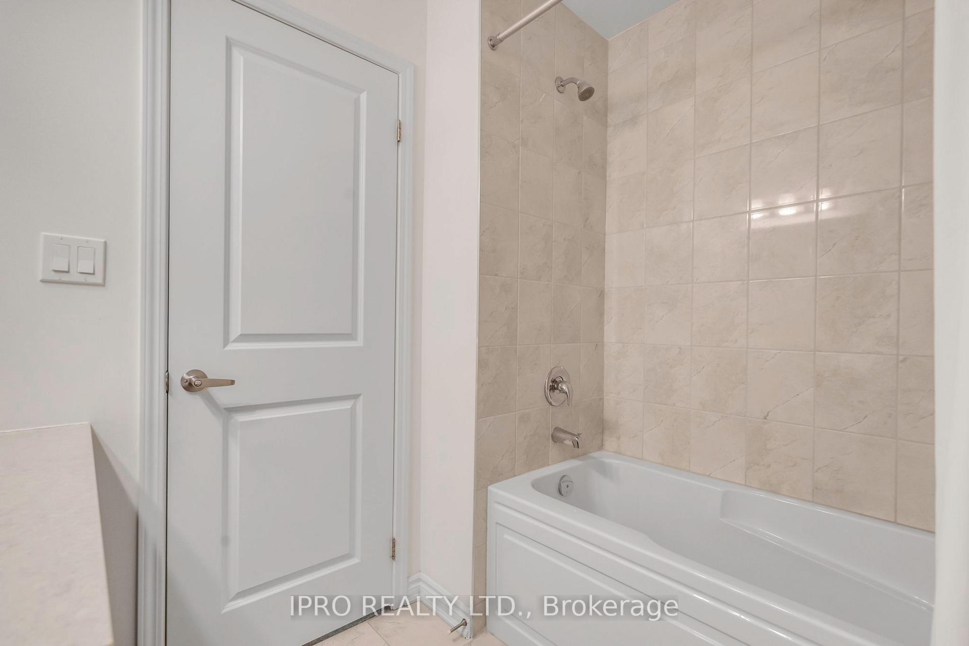 Photo 33 of 1358 Sycamore Gardens E, Milton, Cobban — HOMEH