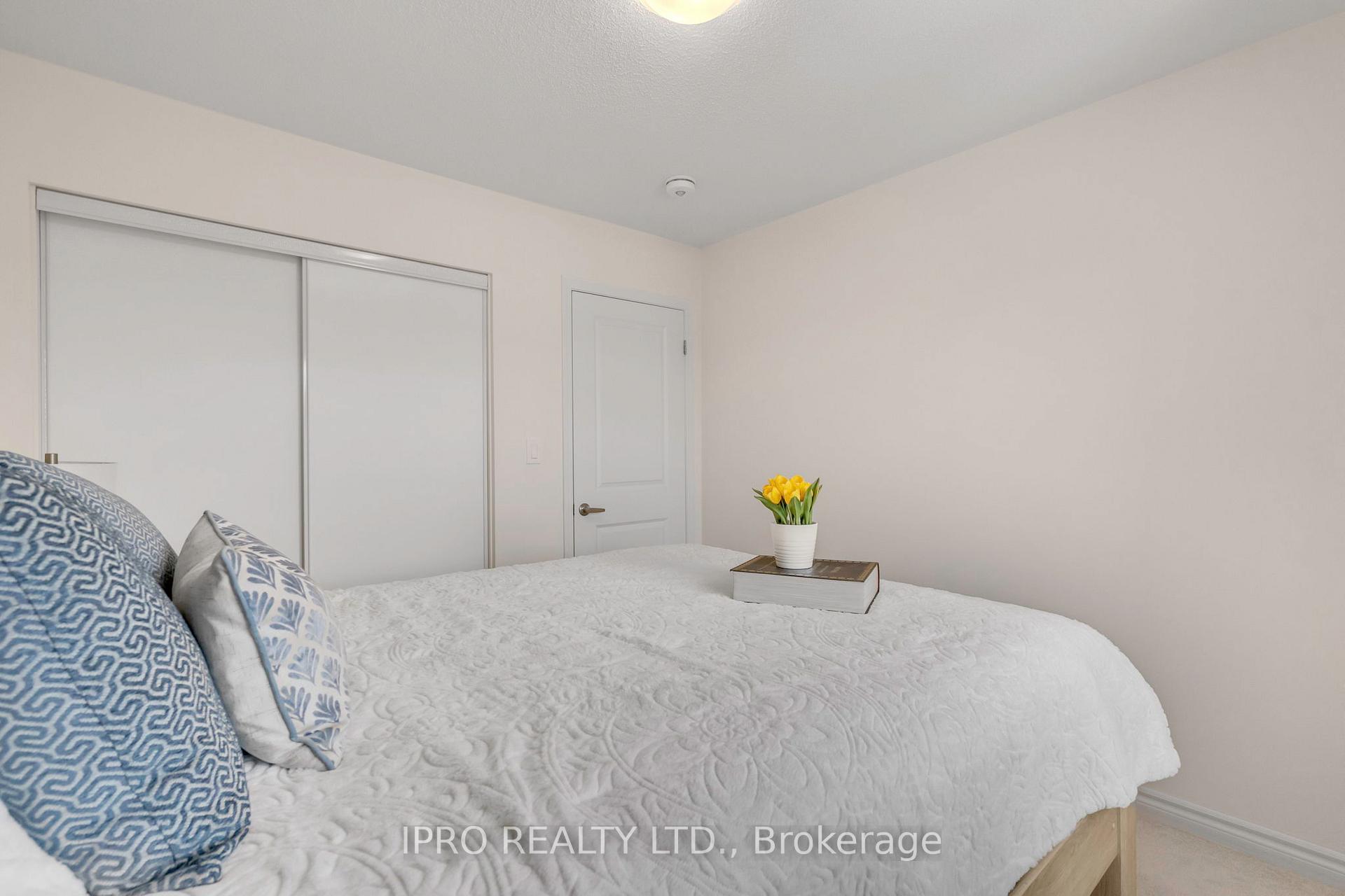 Photo 38 of 1358 Sycamore Gardens E, Milton, Cobban — HOMEH
